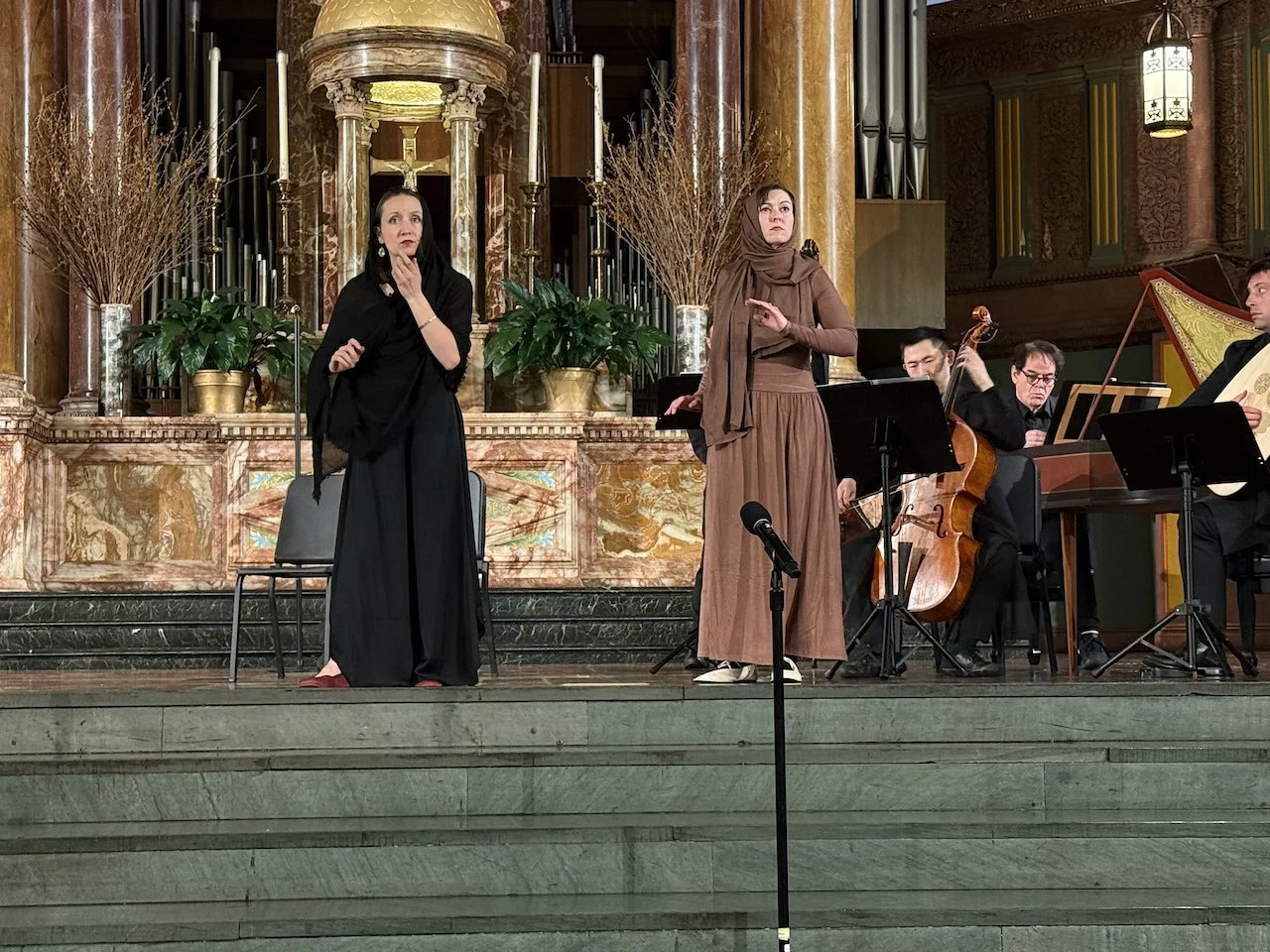 Judith 08 J hand N Cont.jpeg