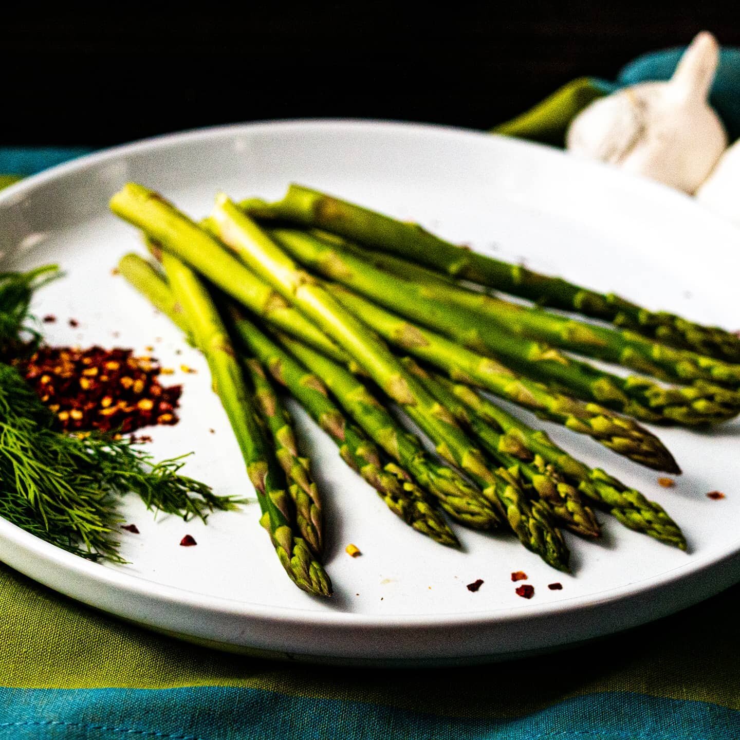 Asparagus season is upon us.  Check out www.canningculture.ca for more information on how to preserve this spring vegetable for winter use #canningculture #BallProudlyHomemade #ballcanning #bernarden #proudlyhomemade #environmentallyfriendly #shoploc