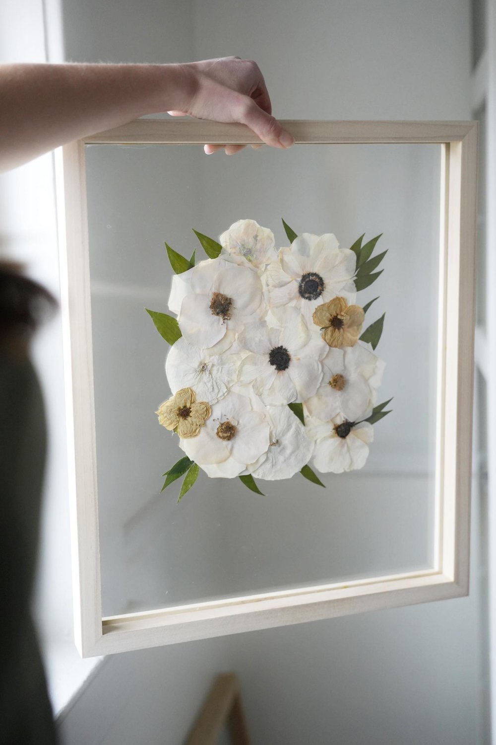 How to Make Your Own Pressed Flower Frames – New England Parisienne