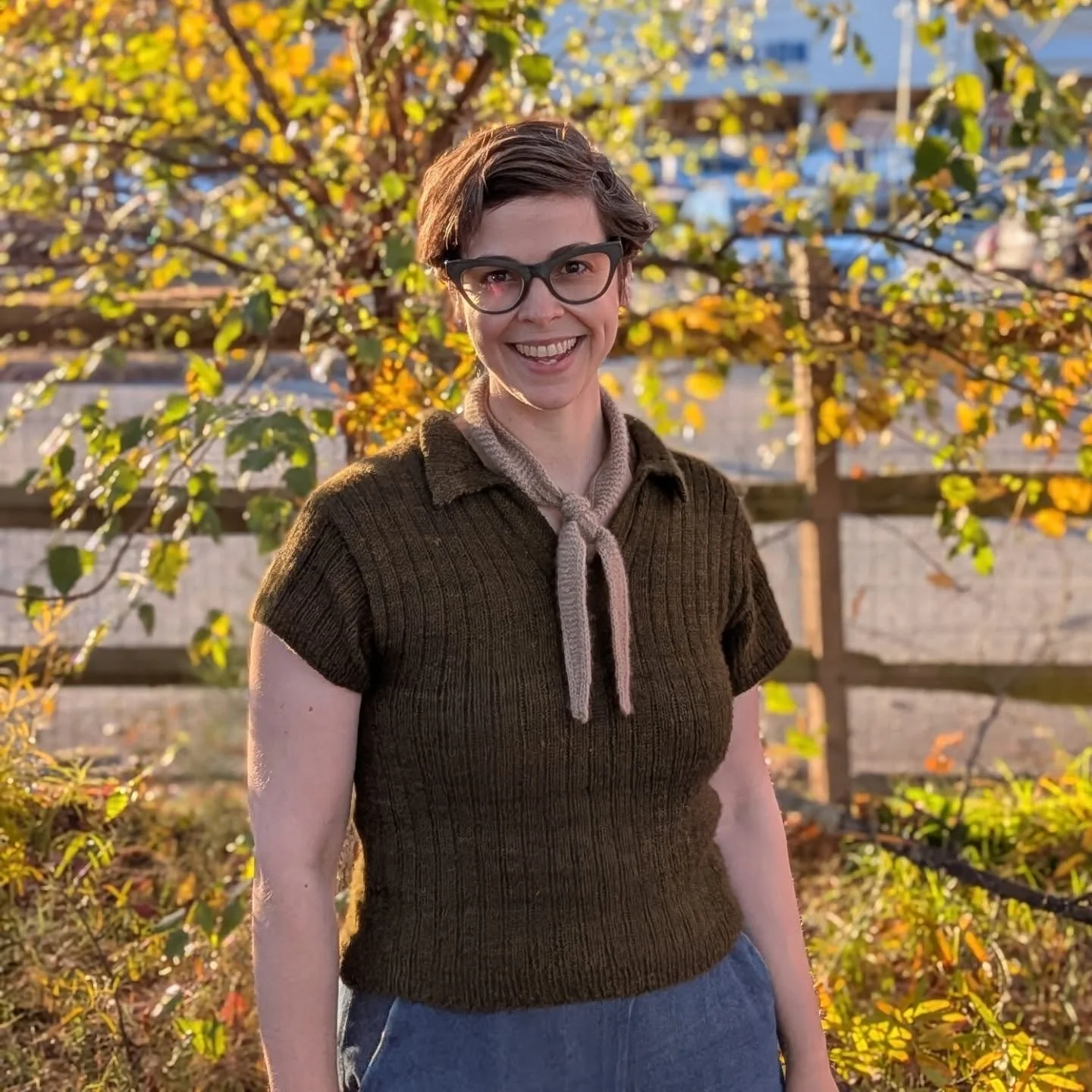 Fresh FO (finished object)! I finished my #LunanTee by @the.creabea in mid-October, and I wasn't sure I'd be able to wear it much this year with temps starting to drop. But we've had a couple beautiful, warm weekends in a row, so I've had more chance