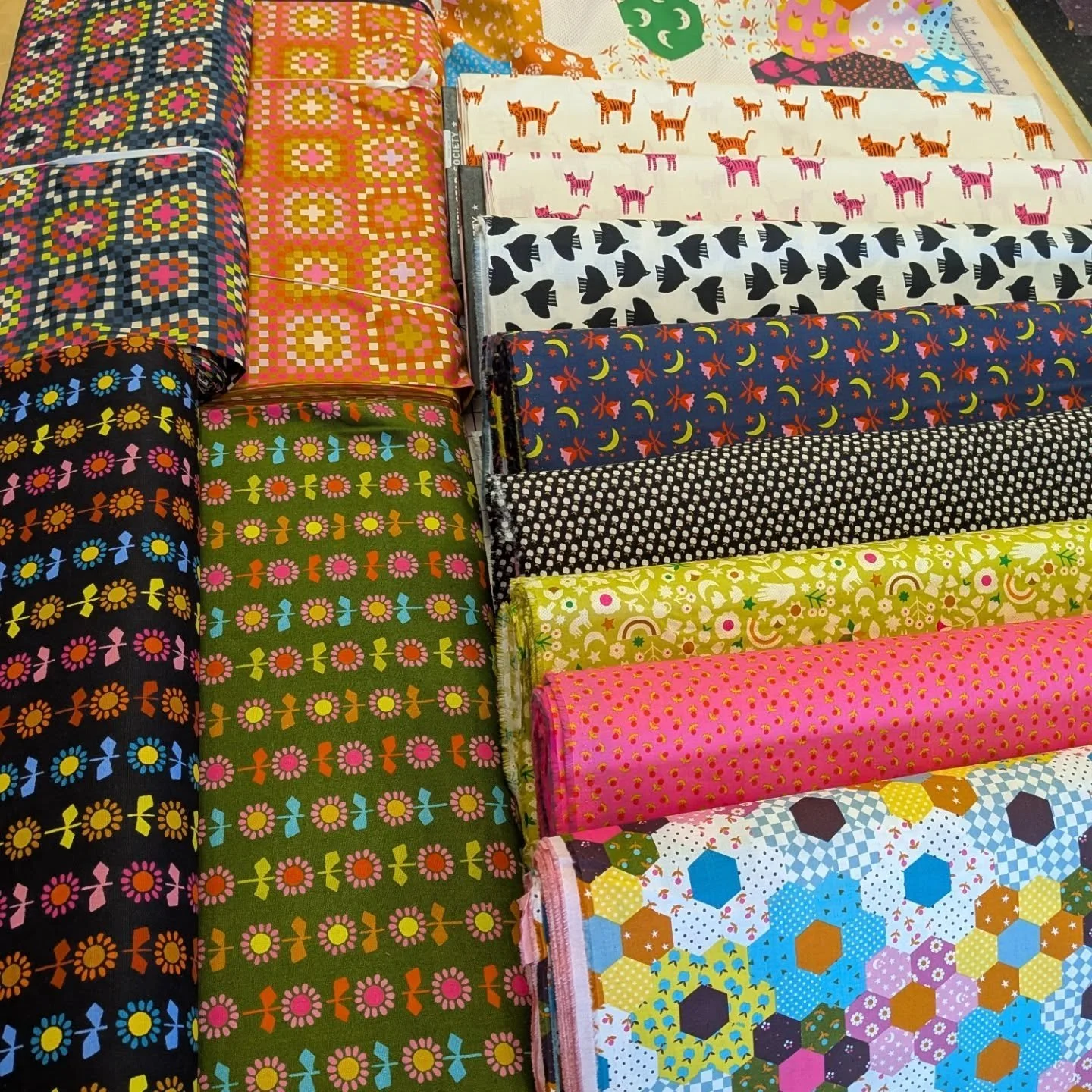 We've had such a busy few weeks leading up to the Fall Festival last weekend that I missed sharing some super fun new fabric arrivals!

We have a great selection of Catnap from @alexiamarcelleabegg  for @rubystarsociety , including quilting cotton, w