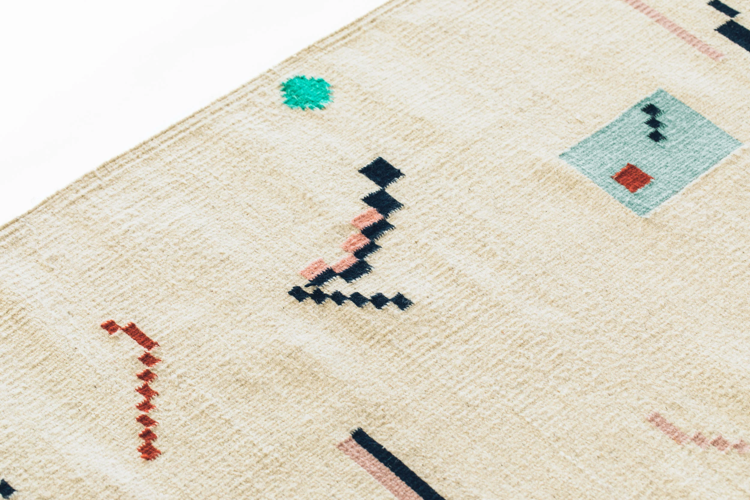 natural_interstate_contemporary_area_rug_close