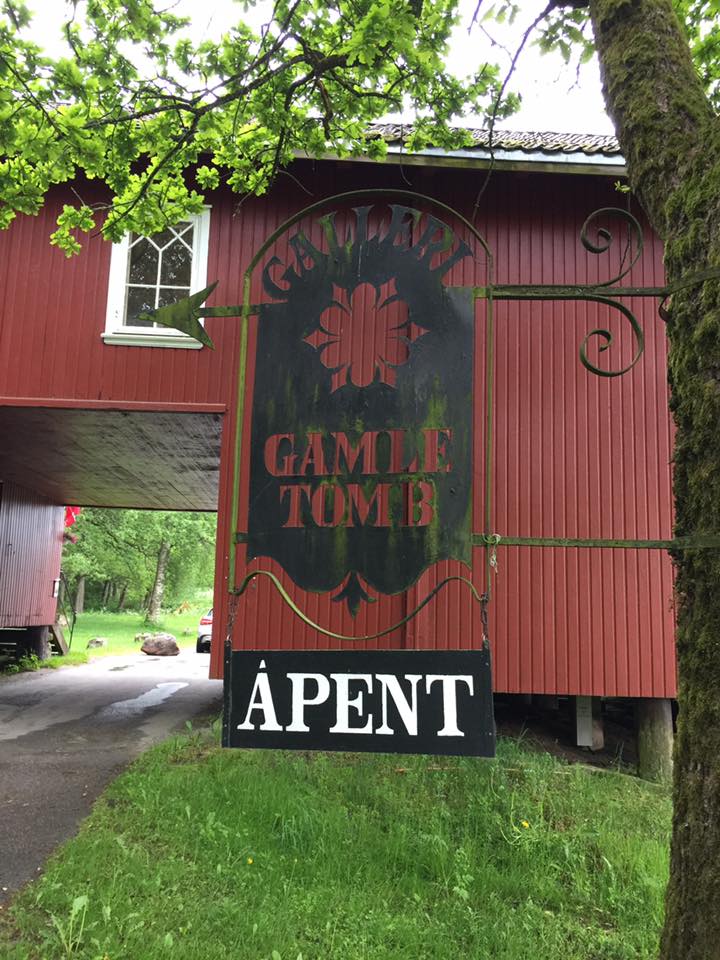 Galleri Gamle Tomb holder åpent lørdag og søndag gjennom sommeren.
