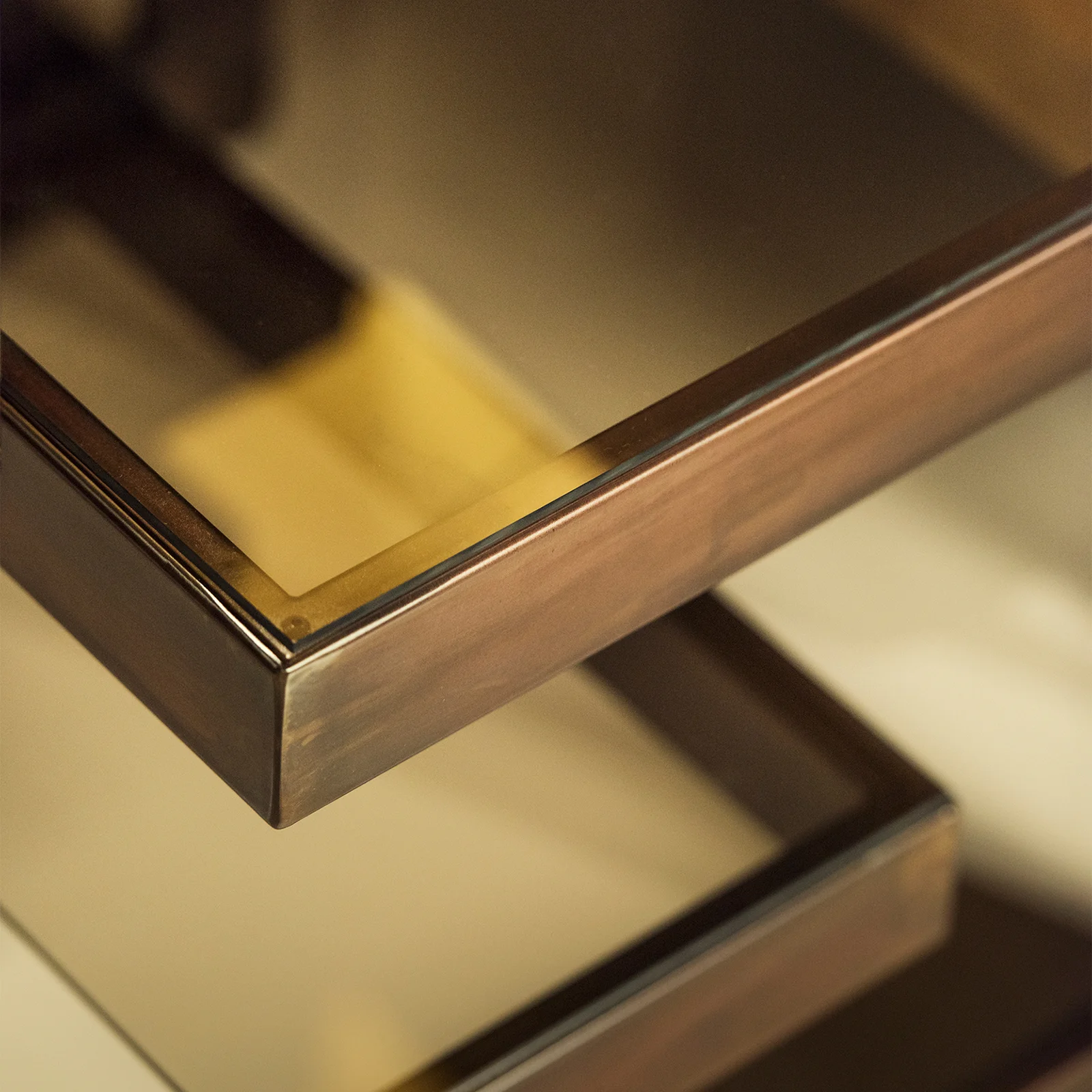Rapture-Grace-sidetable-SQ-ambiance.jpg