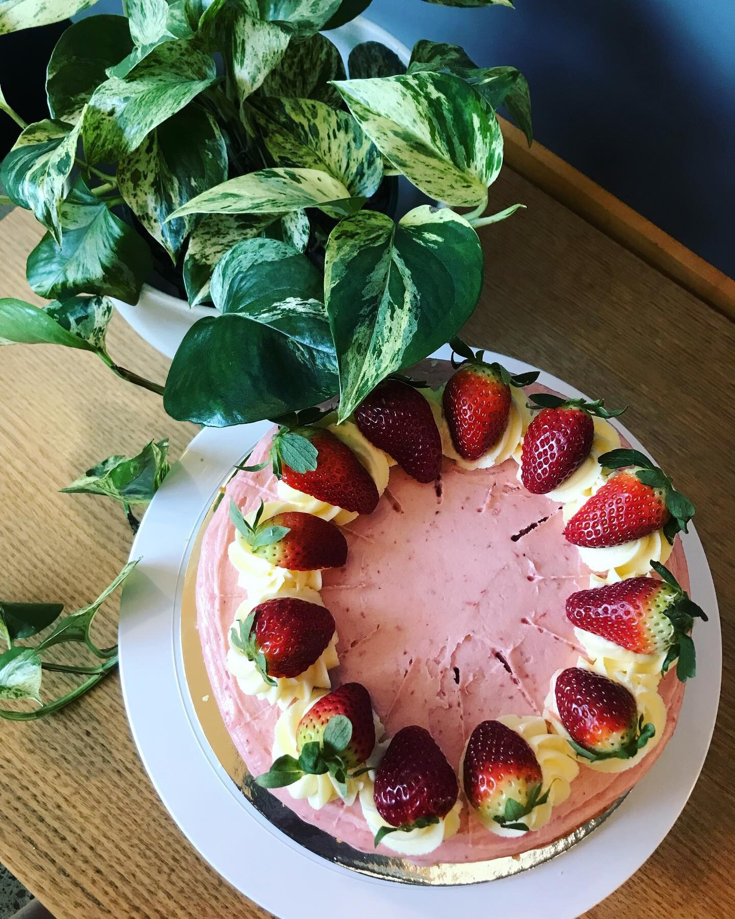 The Ekka is back in town so we&rsquo;re celebrating with our strawberry sundae inspired cake! Our beautiful buttercake is layered with diced strawberries and vanilla and strawberry buttercream. This is super popular so it won&rsquo;t last long 🏃&zwj