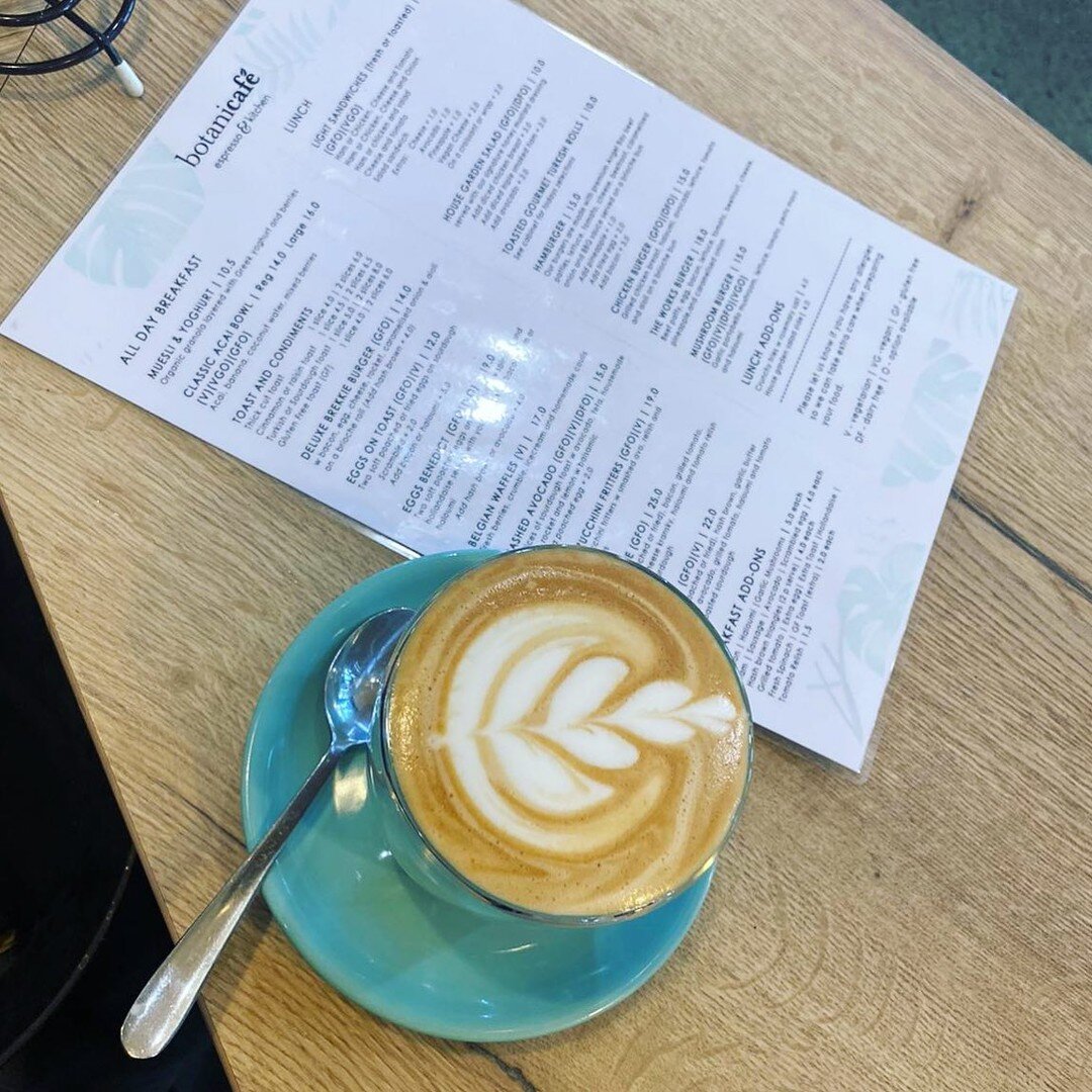 And just like that, it&rsquo;s Friday already! Who else thinks Wednesday should be a public holiday every week!? 😂

#coffee #latte #latteart #mocopancoffee #mocopan #caffeine #brisbaneanyday #brisbanecafe #brisbanecoffee #localcafe #briscafes #foodi