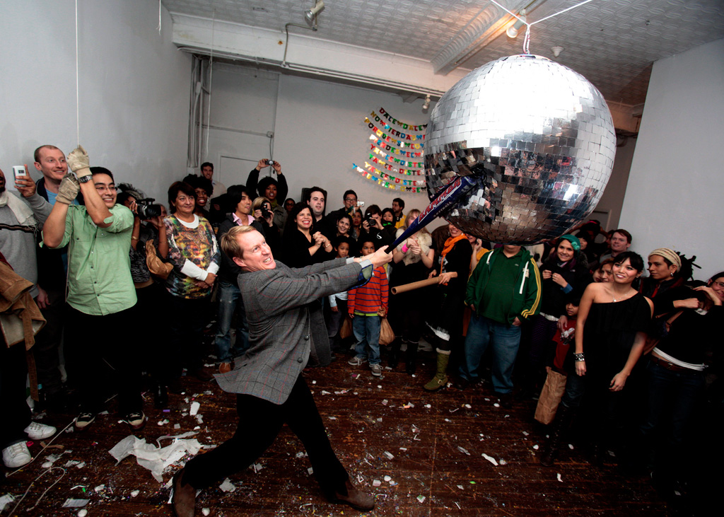 discoBallPinata_01.jpg