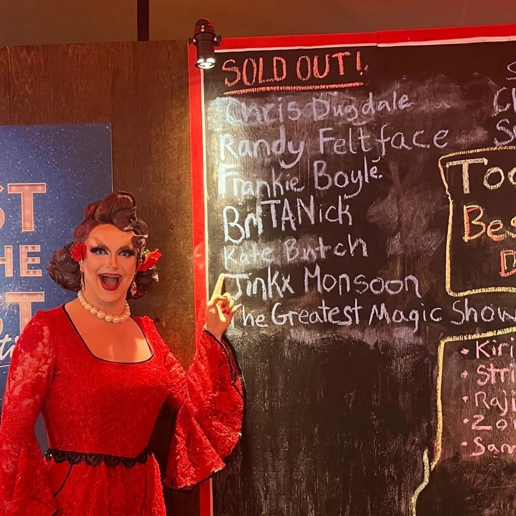 She&rsquo;s a sell-out! Had a fabulously packed show last night and tonight is looking like it might go the same way! There are still tickets left for the rest of the week, so get snapping them up! The link is in my bio! 

ID: Kate stands in front of