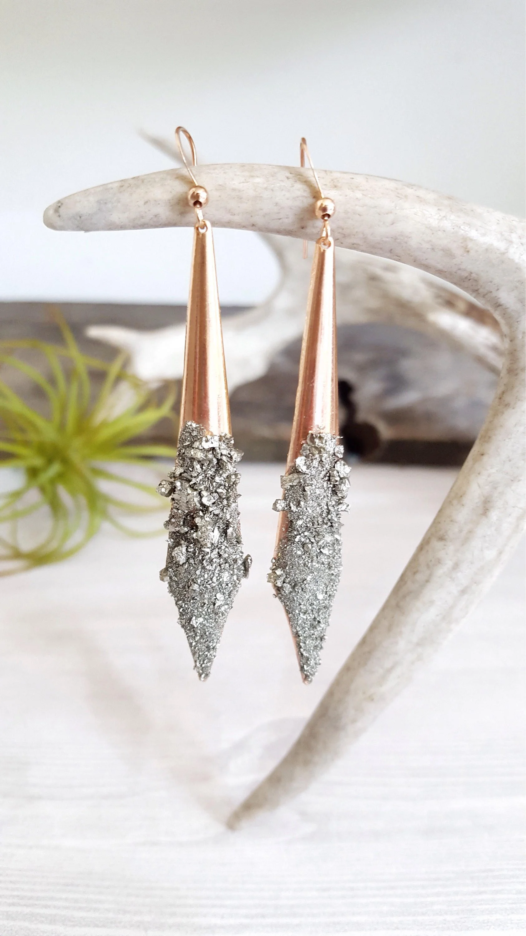 Sparkly rose gold earrings (Copy)