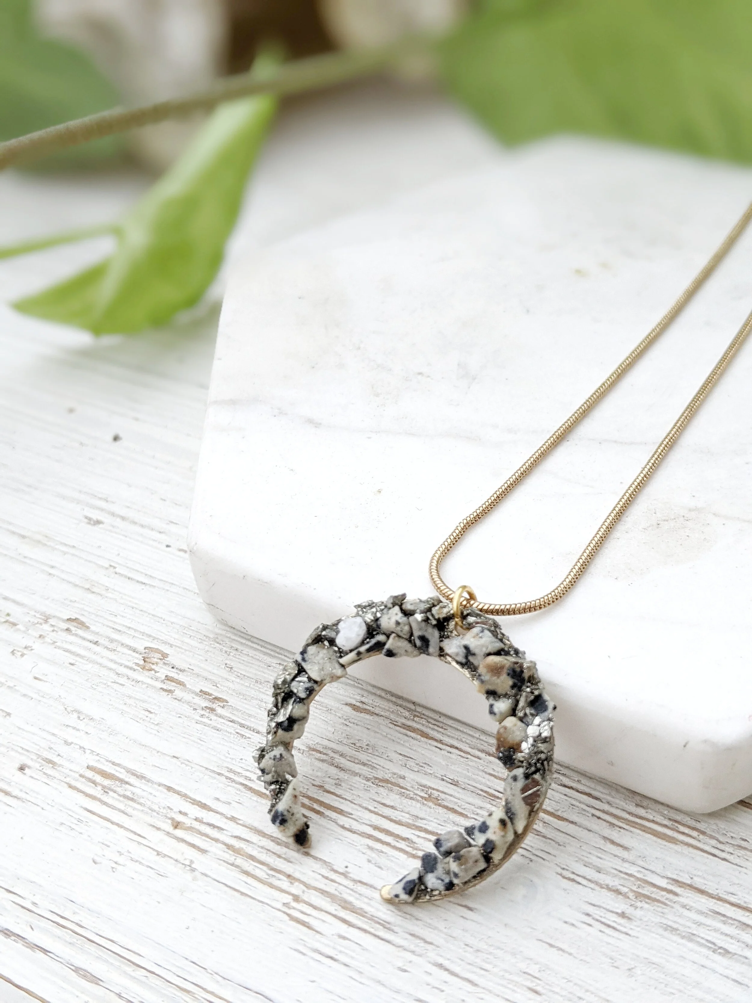 Raw Stone Jewelry Necklace for Women Healing Stone Necklace Short