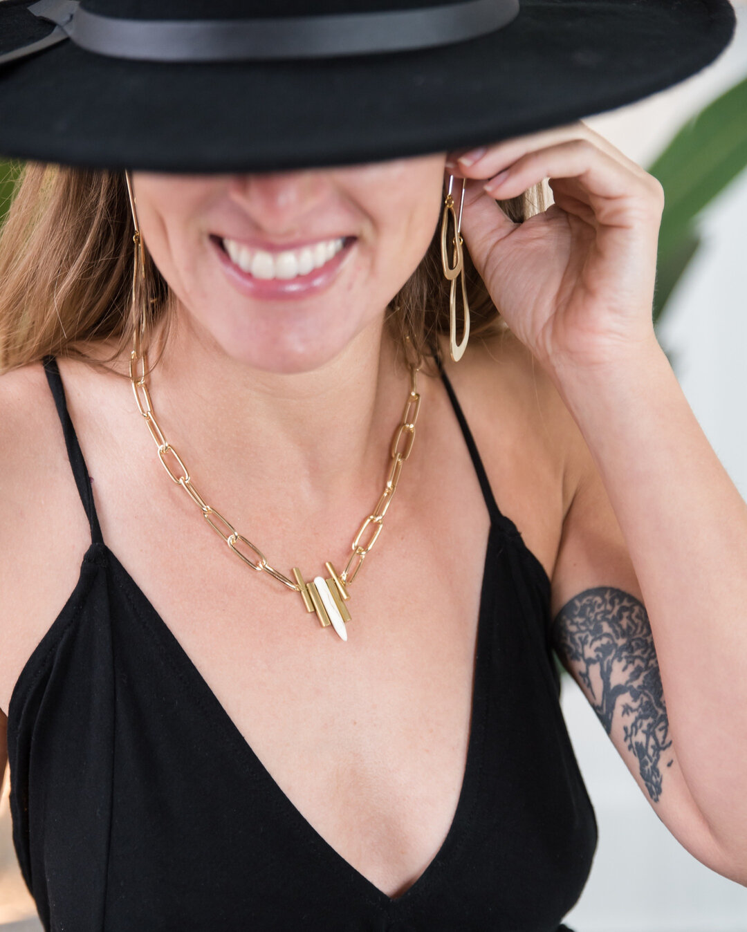 You don't have to wear one or the other. There I said it!⠀⠀⠀⠀⠀⠀⠀⠀⠀
⠀⠀⠀⠀⠀⠀⠀⠀⠀
There are no rules when it comes to your accessories. You may not agree and that's ok. If you like the necklace and the earrings together- wear them! These pieces work toget