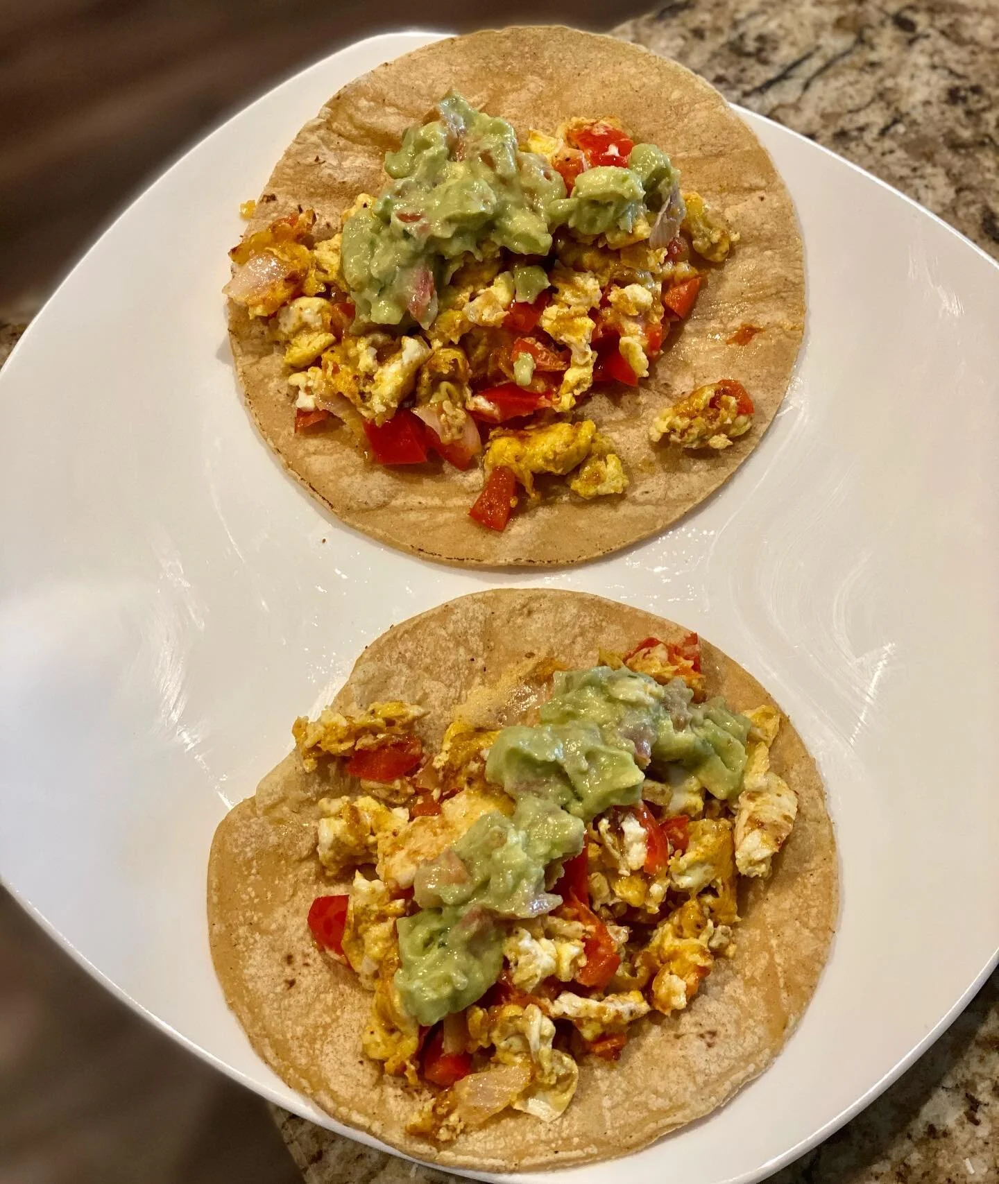 On my 2021 quest to eat for better mental health, I&rsquo;ve discovered my new favorite breakfast that is packed with nutrients &amp; approved by @nutrition_gypsies! 🌮
.
.
.
To make these super flavorful &amp; filling tacos I saut&eacute; onions, re
