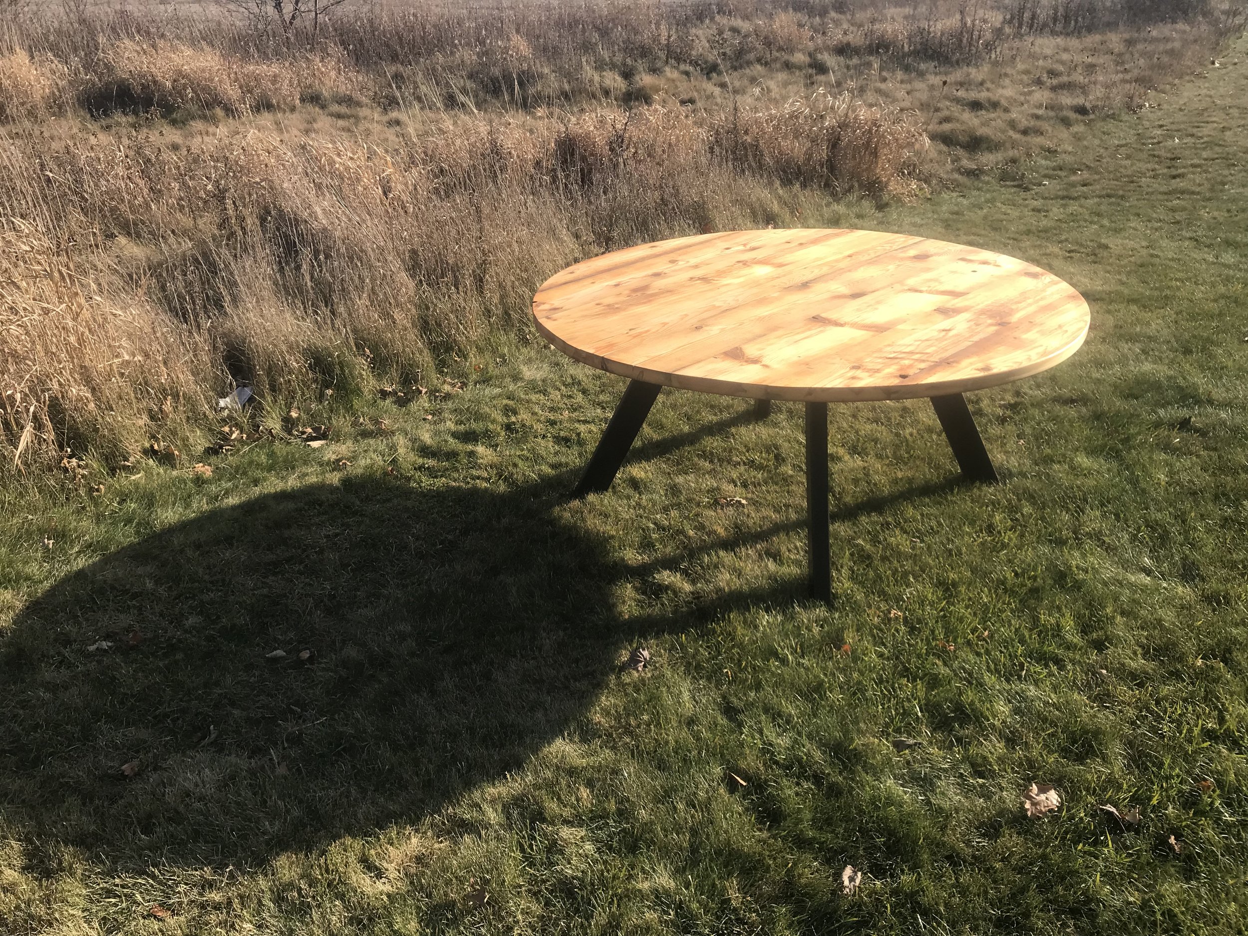 Design On The Run 6 Round Reclaimed Wood Table