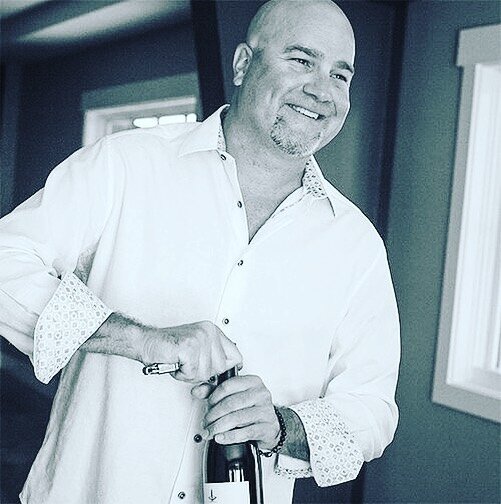 New Ep! Very special episode this week, joined by one of Northern California&rsquo;s top winemakers, Dan Kosta! We&rsquo;ll get the story behind @aldenalli Wines, @kostabrownewinery, and hear about some great music adventures along the way. Check it 