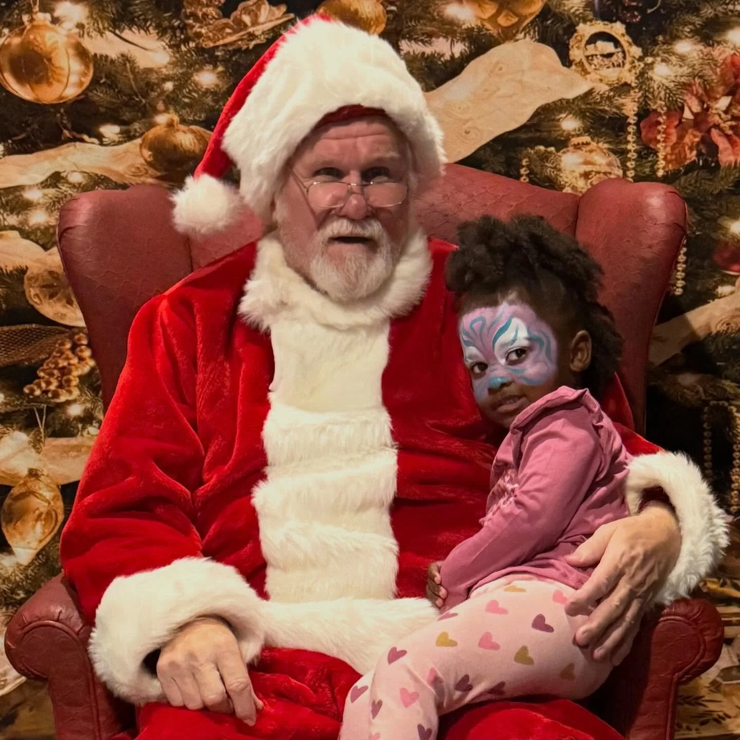 SANTA IS IN THE HOUSE AND SO SHOULD YOU! Head on to BFT to support local artists and see the big kahuna of the holidays! We are here til four!