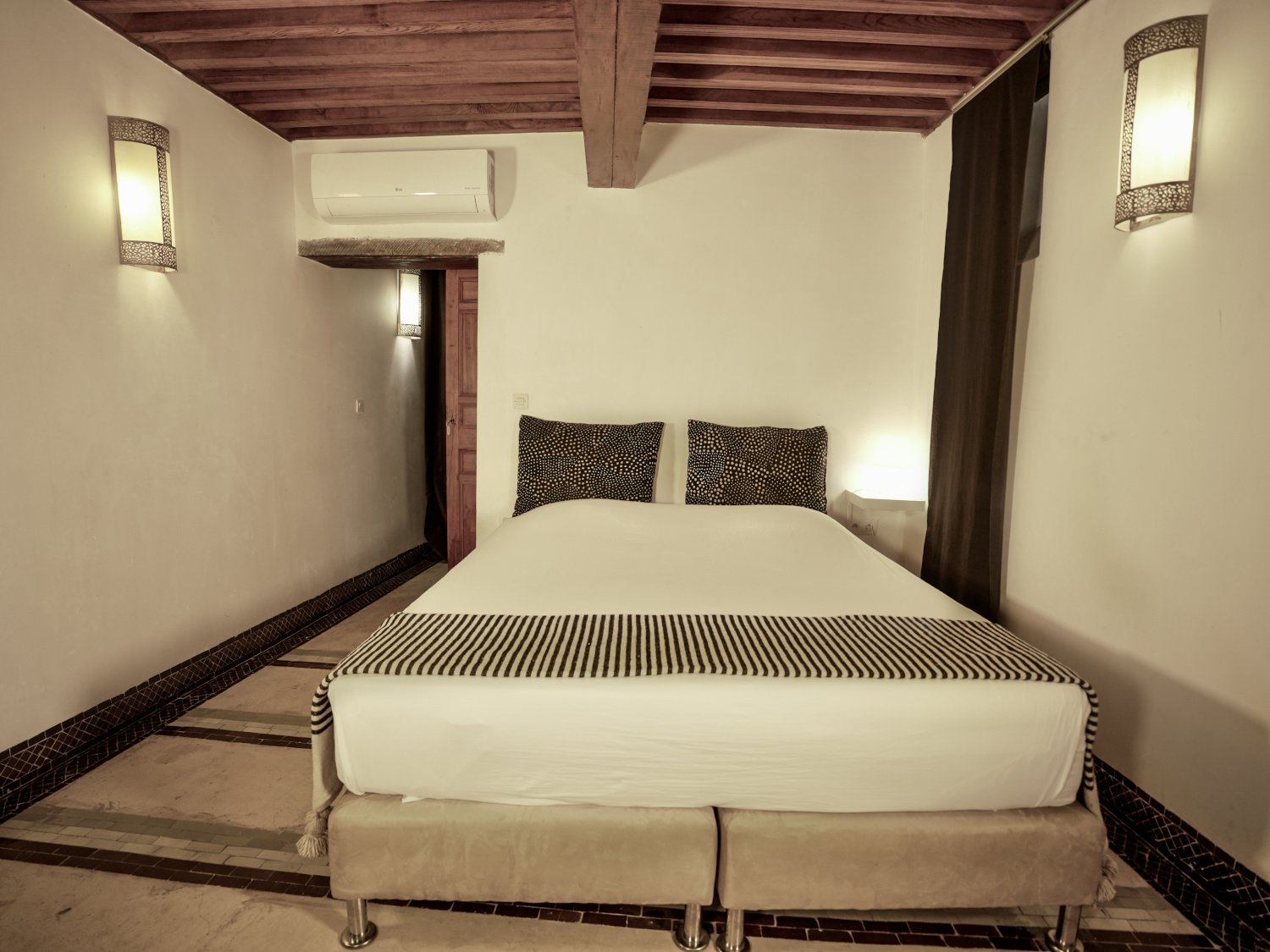 chambre 16- modifiée-réduite.jpg