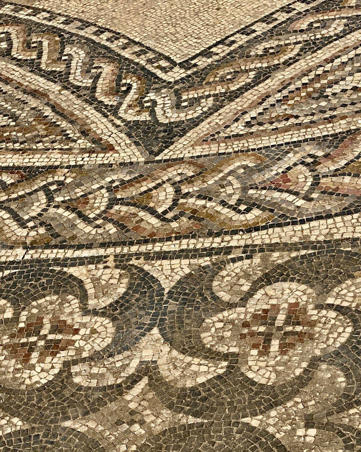 Roman mosaic in volubilis
The language of stone continues in Fez