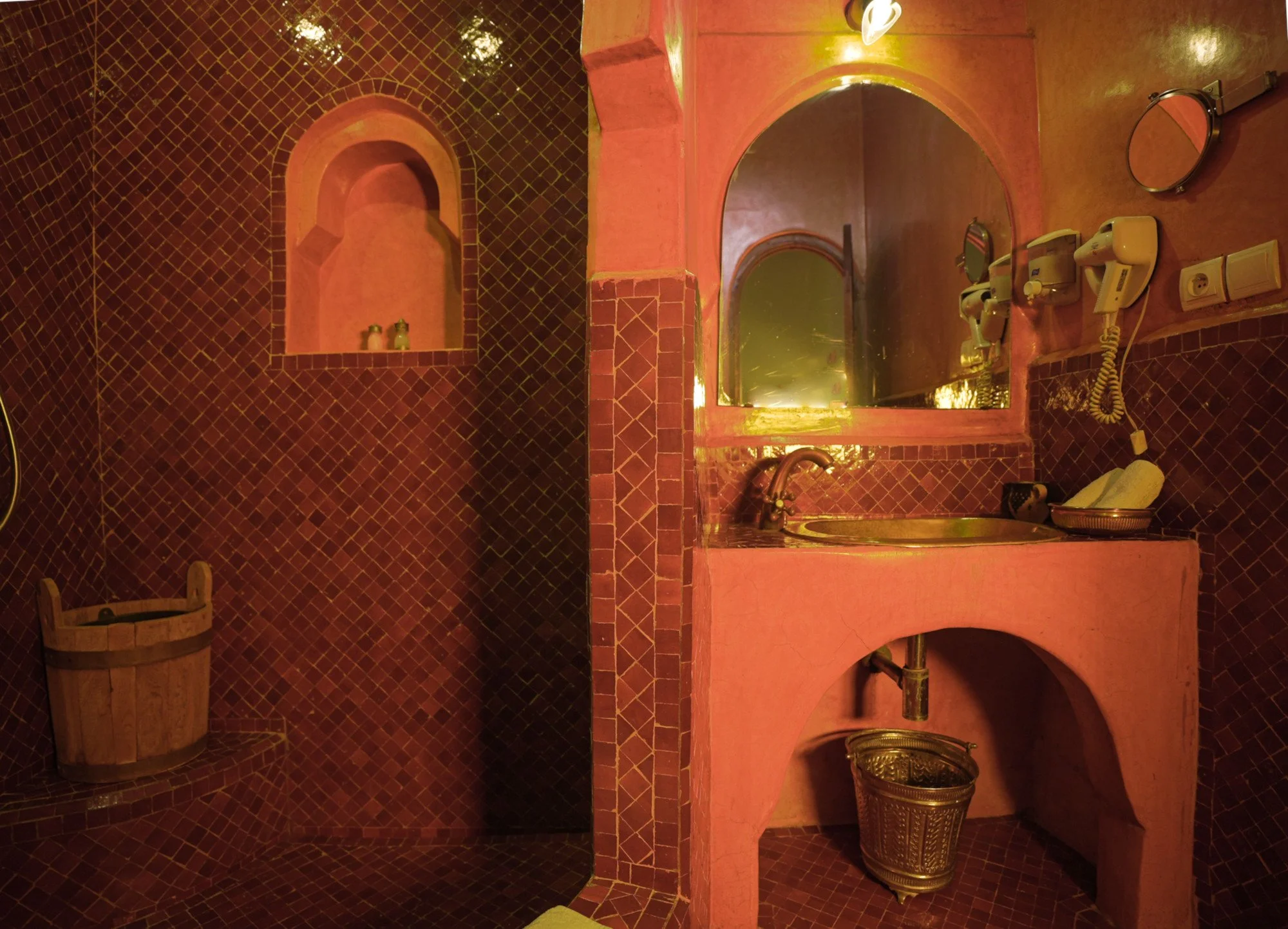 chambre Rafia- salle de bains-maison d'hôtes Dar7Louyat Fès