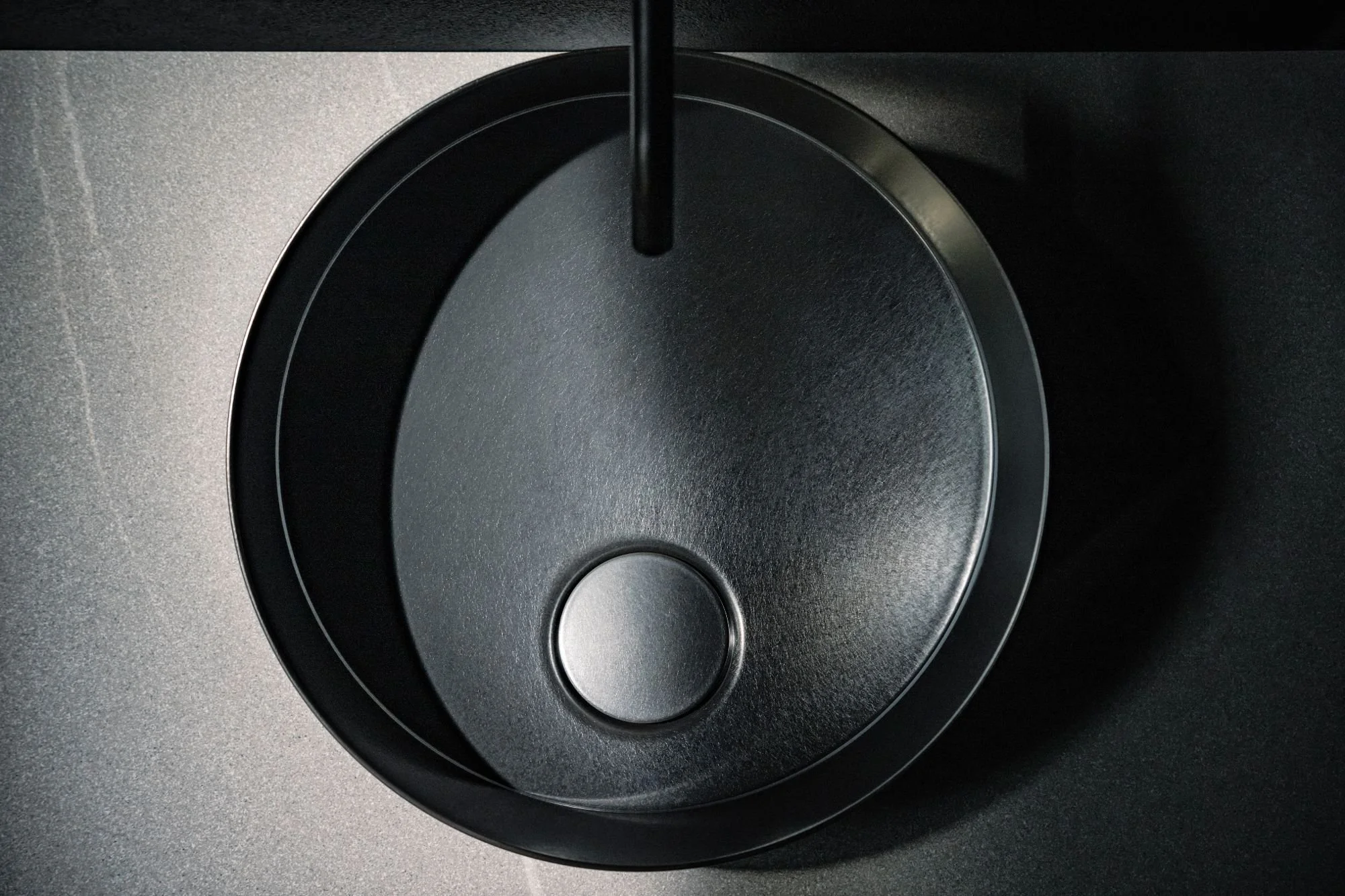 LAUFEN  - VITREON Steel: A New Material Dialogue for Contemporary Bathroom Architecture 