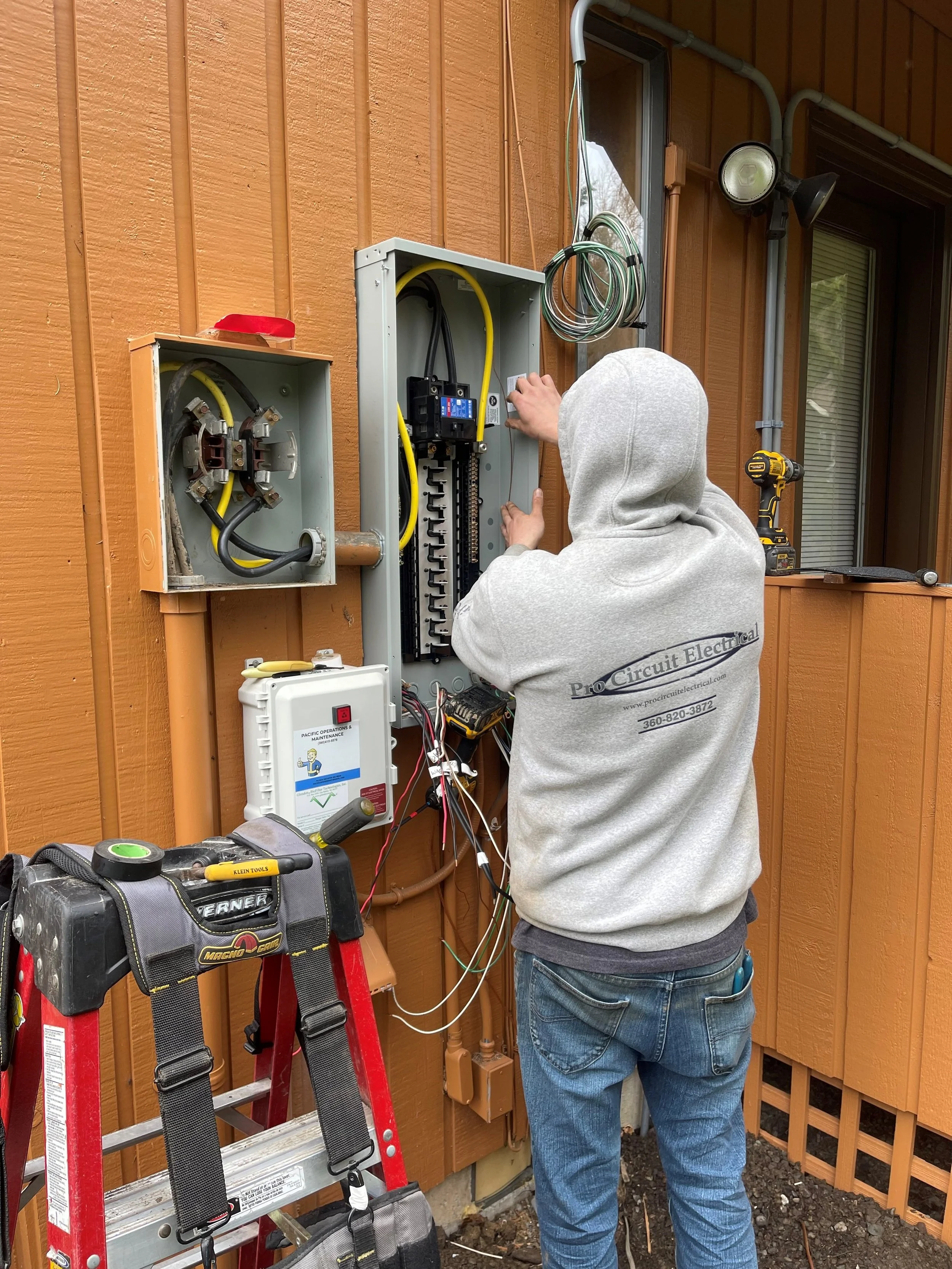 Full Service Changes — Pro Circuit Electrical