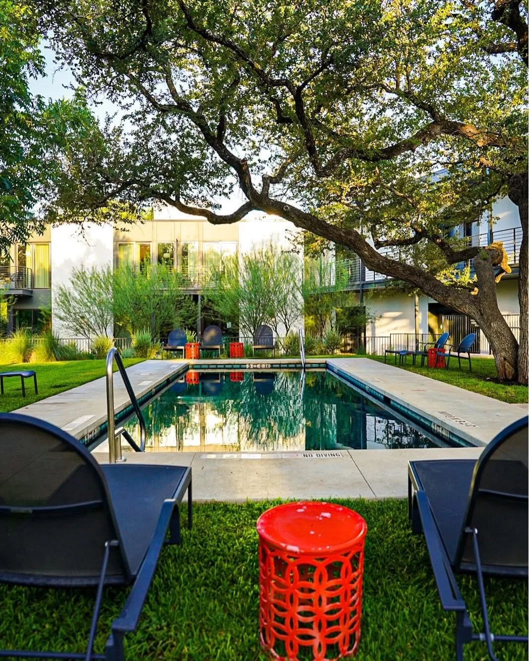 I had such a relaxing weekend at The Ruby Hotel in Round Rock (near downtown Austin). What a hidden gem! 

The hotel features 39 rooms with private balconies, a social bar and kitchen, pool, and private event spaces. I saw a million turtles swimming 