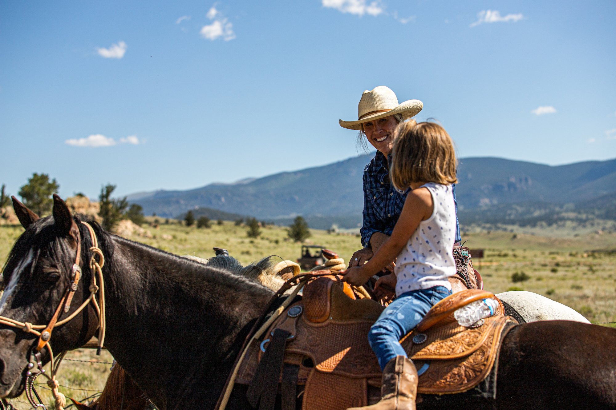 colorado eagle rock angus cattle ranch branding days 20.jpg