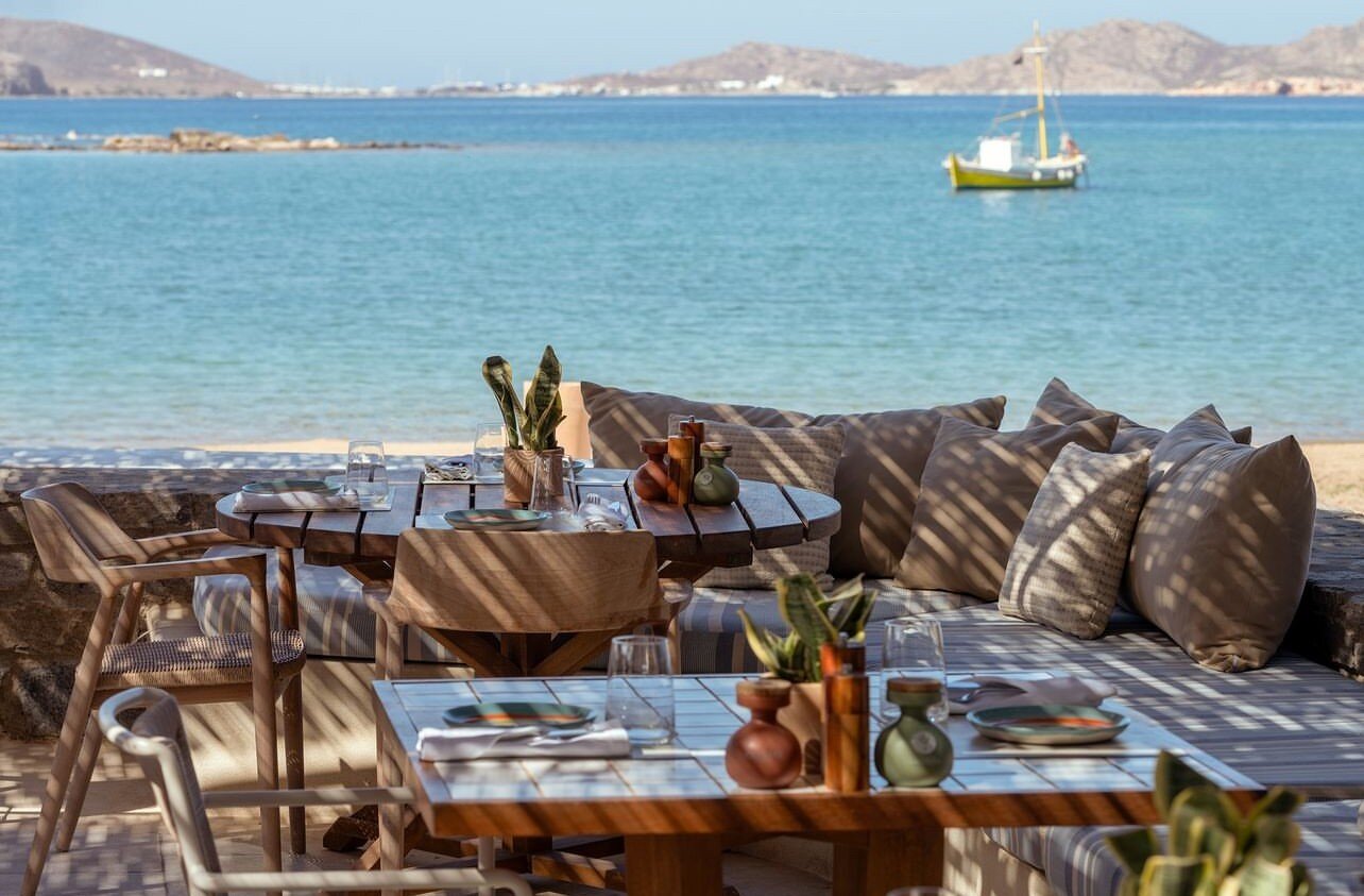 We're seeing an influx of requests for smaller greek islands, like #Paros, our go-to for a more relaxed vibe and chill nightlife. Stay at the boutique hotel @cosmeparos in the quaint town of Naousa, for breathtaking views of the Aegean sea. Calming n