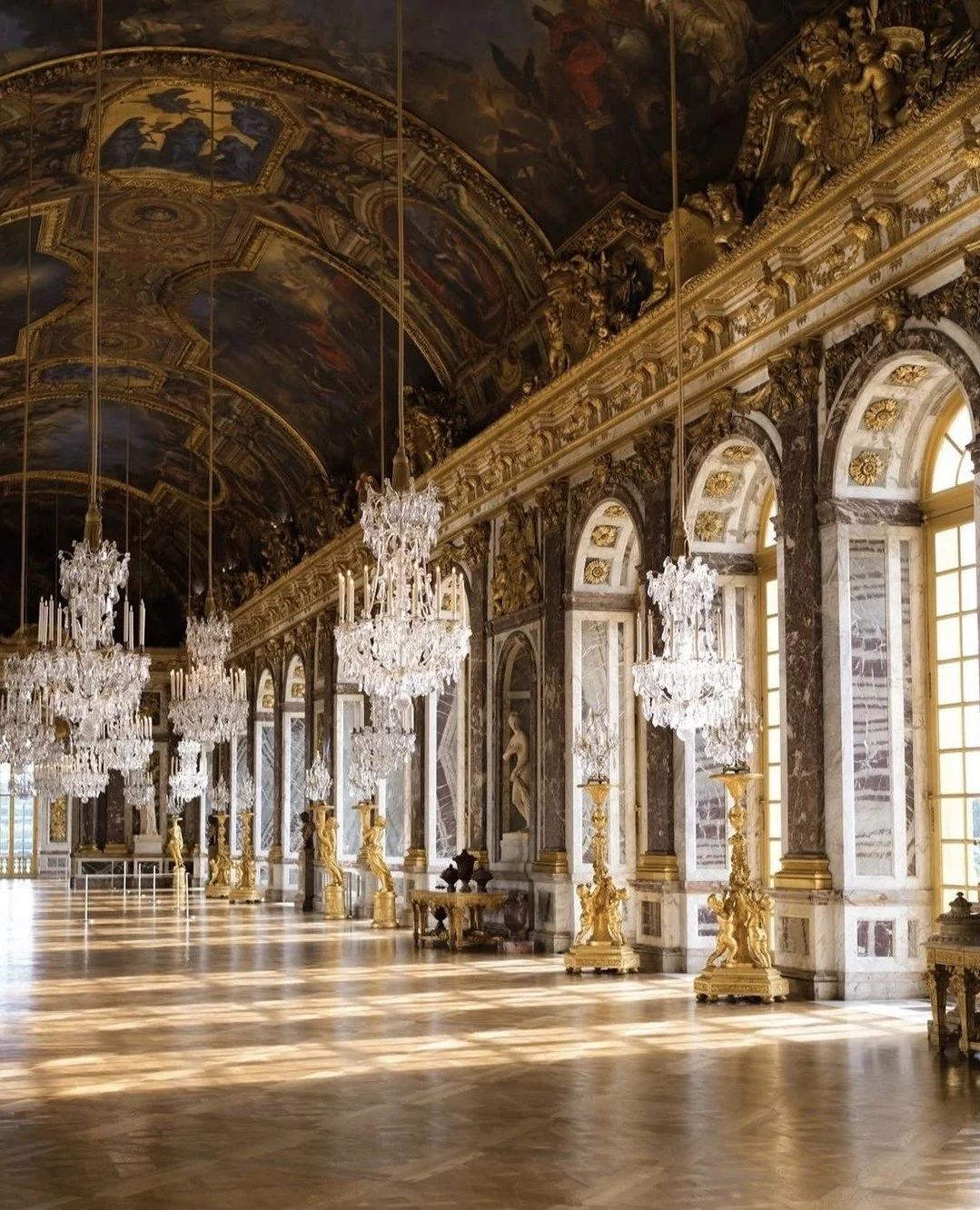 Set within the storied grounds of the Ch&acirc;teau de Versailles, Le Grand Contr&ocirc;le by Airelles @airelleschateaudeversailles invites guests into a world of refined 18th-century splendor. ⁠
⁠
With exclusive palace access during your stay, step 