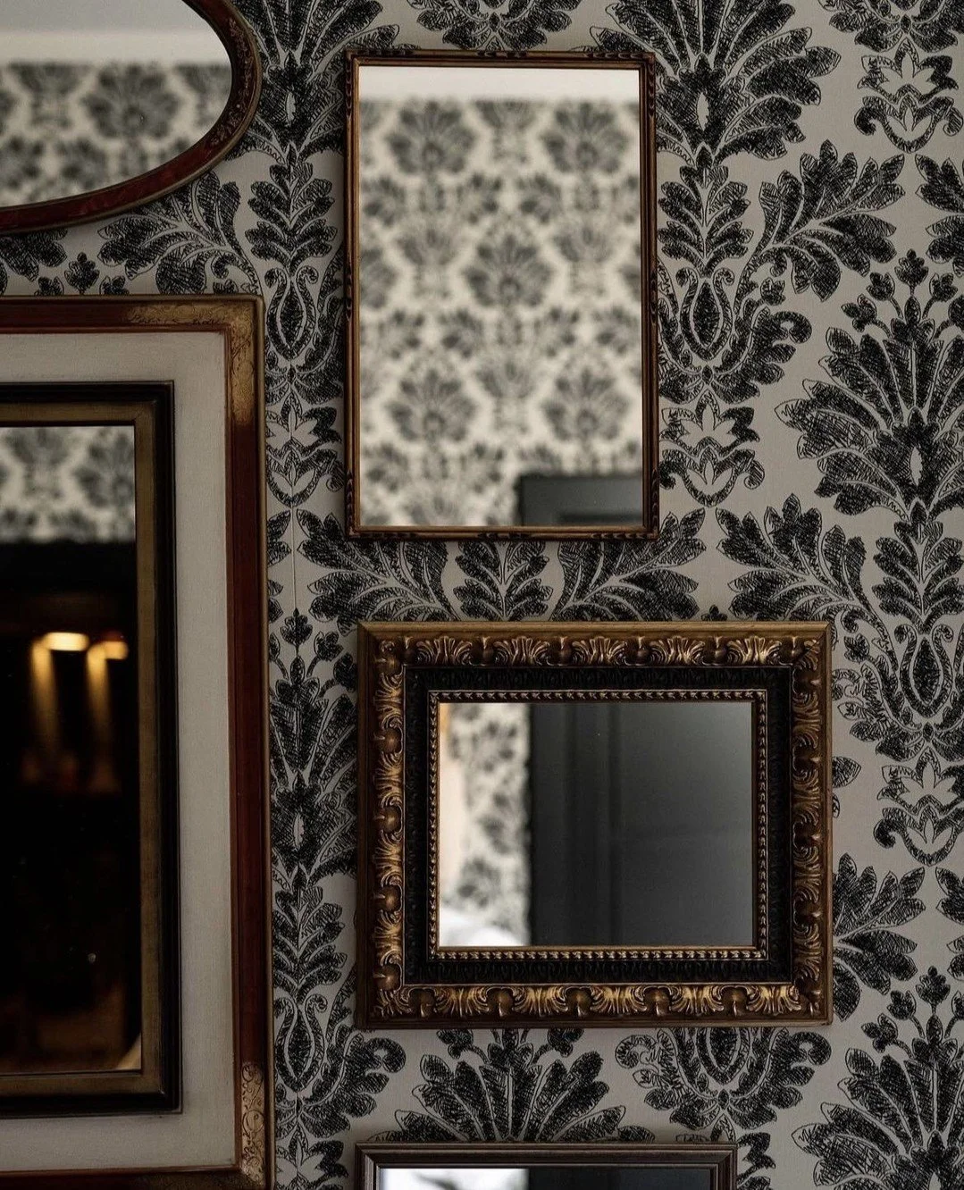 Effortlessly French. Endlessly Parisian.⁠
⁠
Tucked away on the elegant Place des Vosges, Le Pavillon de la Reine @pavillon_de_la_reine offers a serene escape in the heart of the Marais. Behind its discreet fa&ccedil;ade lies a leafy courtyard and a s
