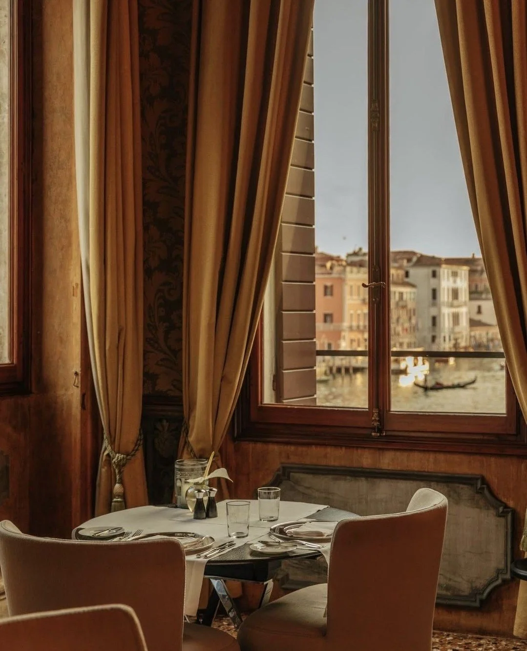 Occupying a 16th-century palazzo directly on the Grand Canal, Aman Venice @aman_venice offers one of the city&rsquo;s most private and atmospheric stays. Arrival is by boat into frescoed reception halls, setting the tone for a residence steeped in Ve