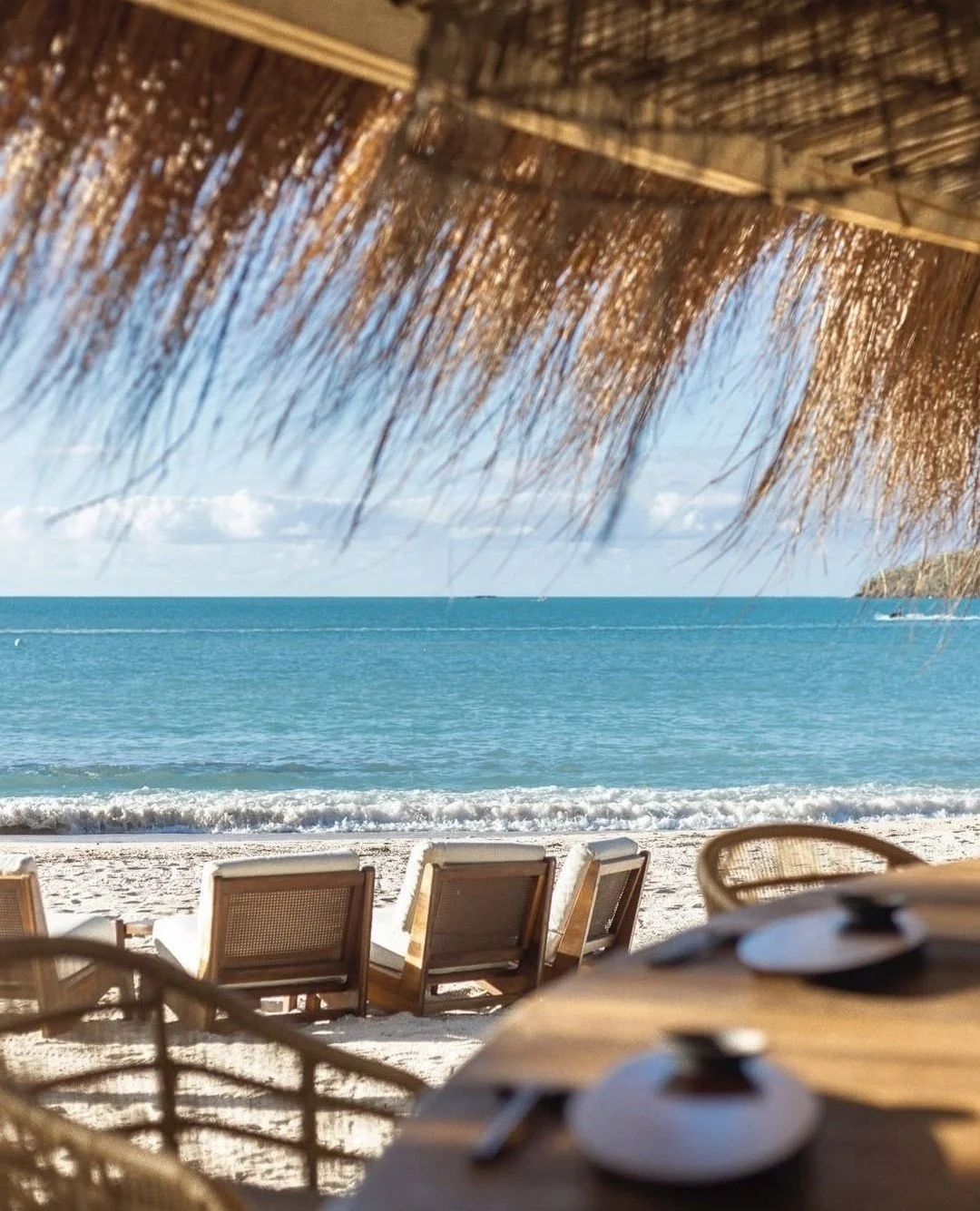 Set on a private stretch of Antigua&rsquo;s west coast, Hermitage Bay @hermitagebay is a serene escape where relaxed luxury meets untouched natural beauty. Spanning more than 140 acres of tropical landscape, the resort offers privacy and panoramic oc