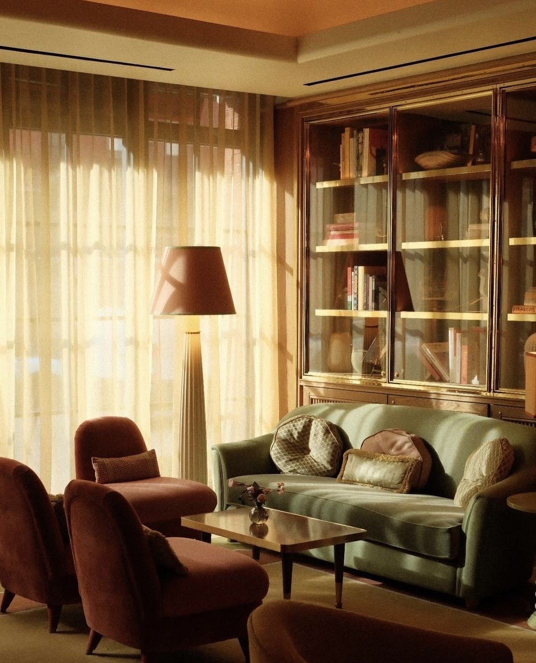 Bonjour, New York. ⁠
Parisian elegance has found a Tribeca address.
⁠
At Fouquet&rsquo;s New York @fouquets.newyork, luxury unfolds through every detail &ndash; from celebrated dining experiences to quiet moments of indulgence at the spa.⁠
⁠
The hote