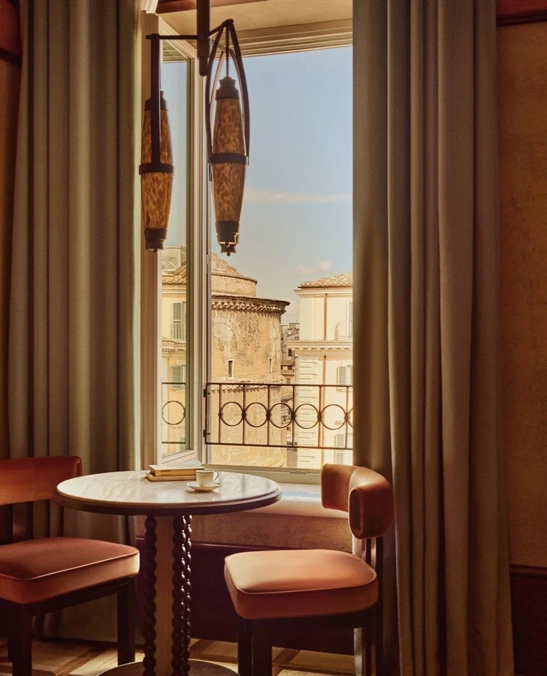 Step into the refined world of Orient Express La Minerva Hotel @orientexpresslaminerva where every detail is designed for an unforgettable stay.⁠
⁠
Elegant, serene, and richly appointed, the hotel&rsquo;s 93 rooms and suites blend classic Roman archi