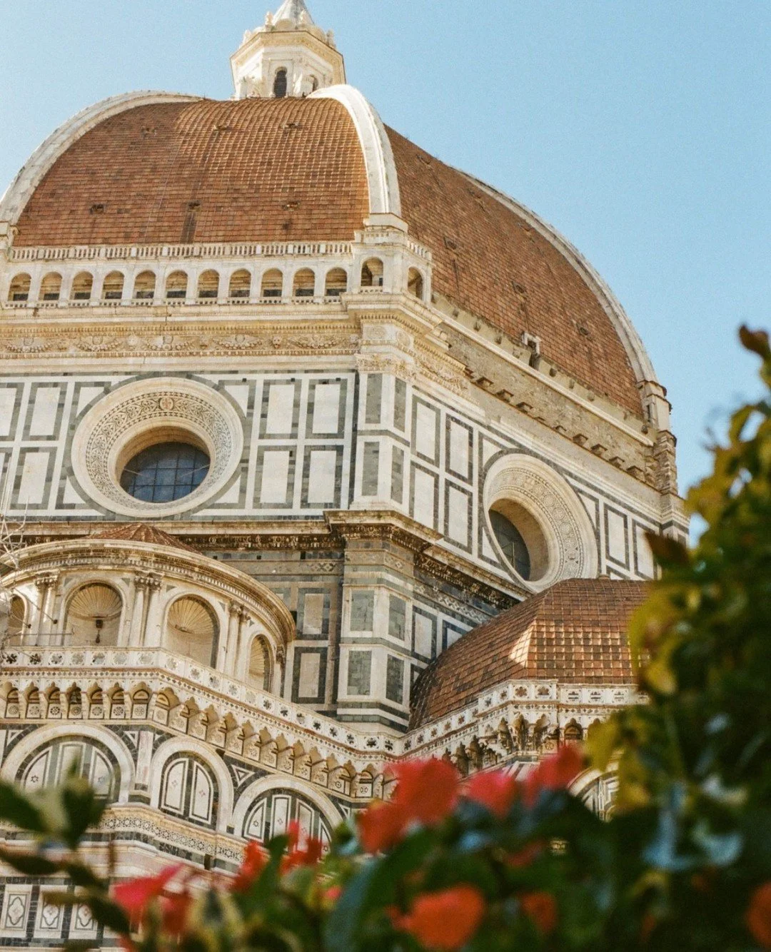 Step into timeless Florentine elegance at Hotel Savoy, a Rocco Forte Hotel @hotelsavoyflorence where Renaissance charm meets modern luxury in the heart of the city. Perfectly positioned on Piazza della Repubblica, this iconic retreat is more than a p