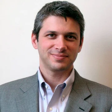 Jeff Grossman jcg@mit.edu Jeff is the Morton and Claire Goulder and Family Professor in Environmental Systems and faculty in the Department of Materials Science and Engineering at MIT. His group specializes in computational and experimental studies spanning nanomaterials, electronic devices, water desalination, and renewable energy. http://www.rle.mit.edu/gg