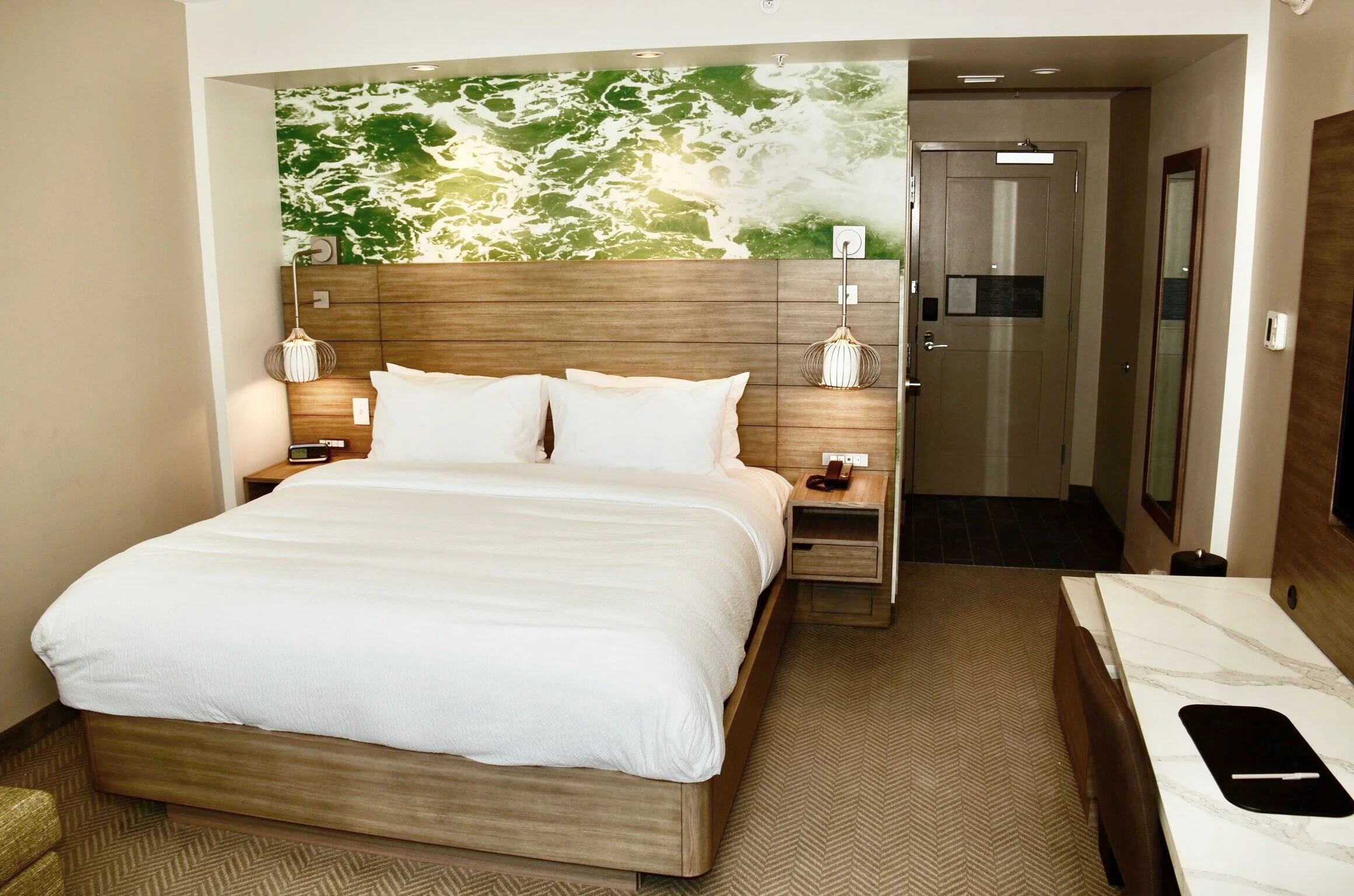 Courtyard by Marriott Model Bed