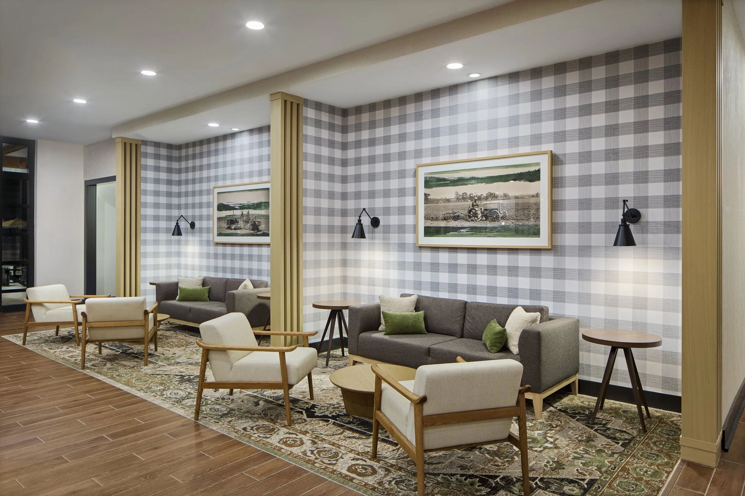 Perry_FFI_DinnerSeating2_6145.jpg