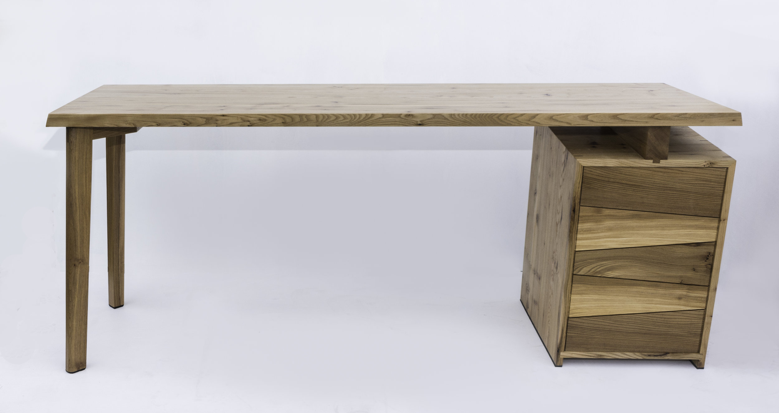 D3 Desk in Brown Elm