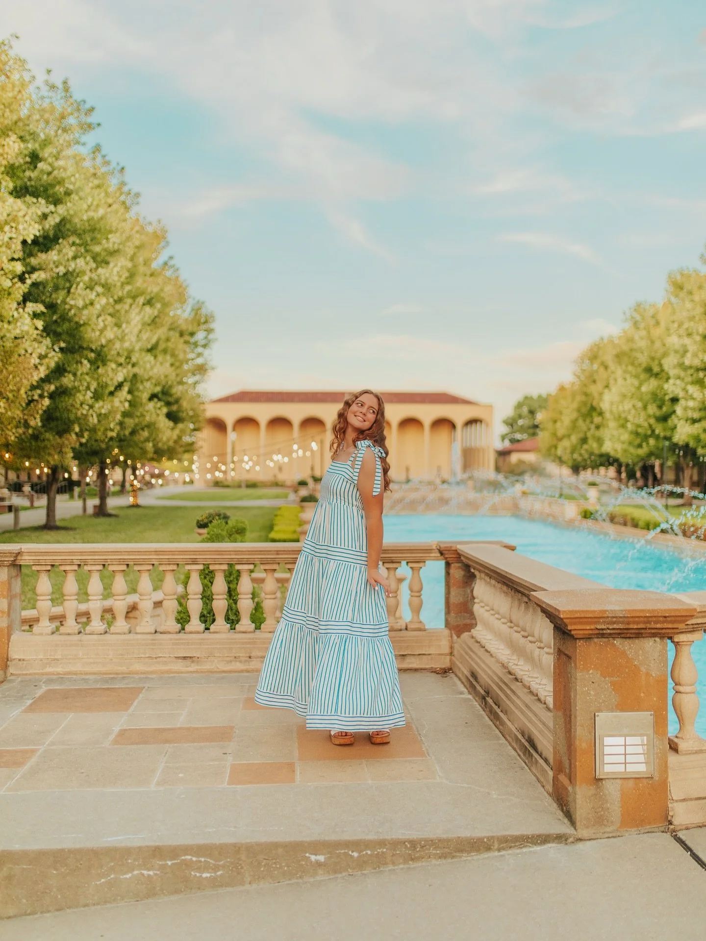 Senior photos with LUCY! 🩵⭐️🌀🌿🌙💙✨

The BEST time ever!!!! WHAT A NIGHT!! Truly such a dreamy senior photos session!! Bright and colorful moments and all of the classy vibes around Kansas City!! ✨ So special to capture senior photos of Lucy and h