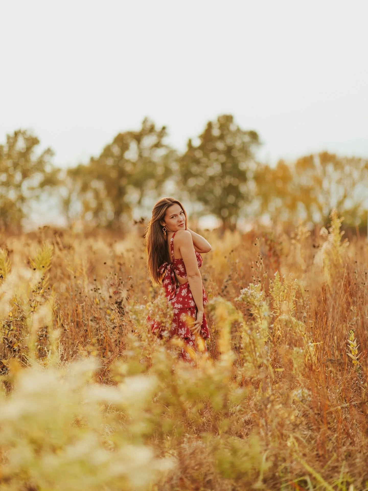 Senior photos with EMMA! 🍁🍂⭐️🌼✨

The best fall session ever!!! 🤭 The trees are so stunning, the fields are all golden, and the ideas + dreams from Emma were perfect!!! 💛 Such a blast exploring all the beautiful spots and taking the dreamiest sen