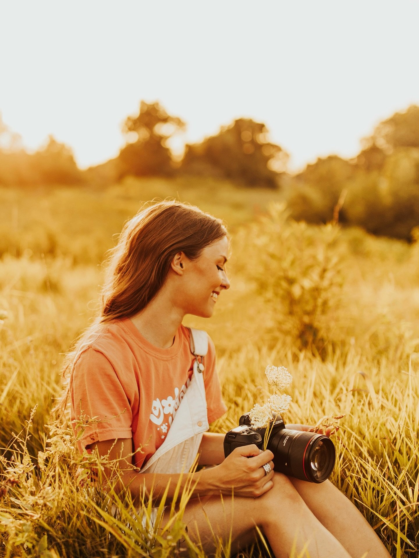 Happy Monday!!! ⭐️💫✨ Feeling JOY for this sunny day and for this job and the most amazing clients EVER 🥹

This year has been incredible!! 😭 The time change is always my marker for busy season to be over!!! CRAZY how quickly time flew by this year!