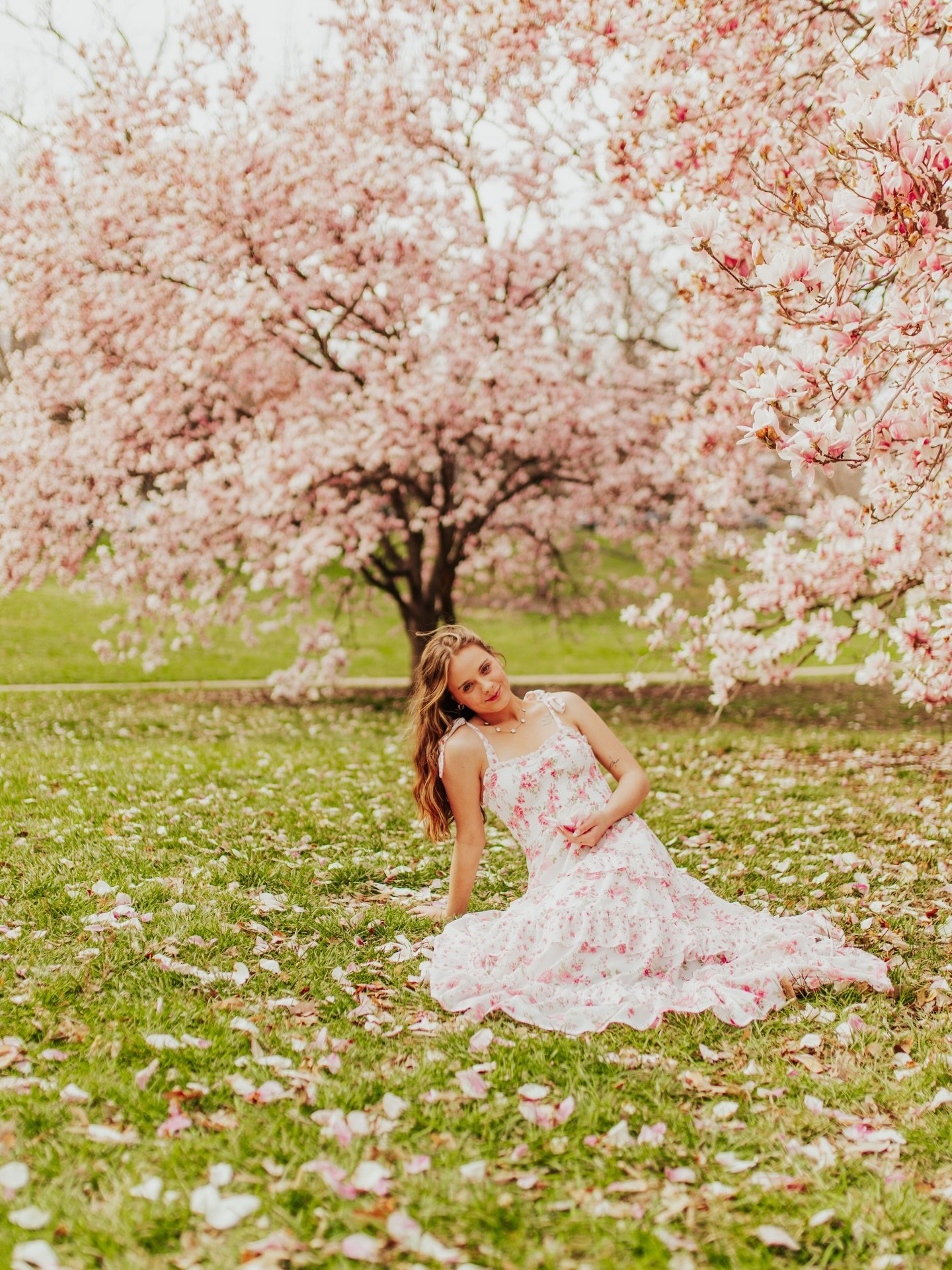 Spring senior photos with Jillian!! A lil throwback to last March and the most magical session night, creating under pink trees! 🌸💖💫 It&rsquo;s on cold + gray days like today where I get SO pumped for all the creating to come in the spring + summe