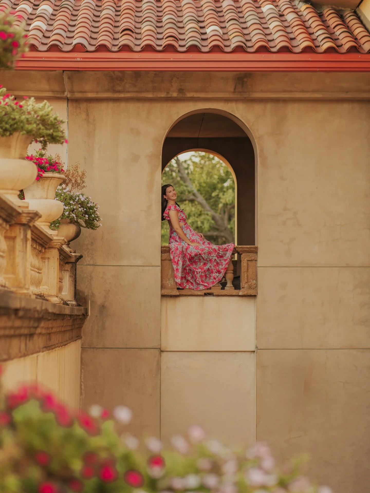 Senior photos that feel like a princess movie 💫🌸⭐️💖✨ 

Love twirling around with all my KC grads at the dreamiest locations!!!