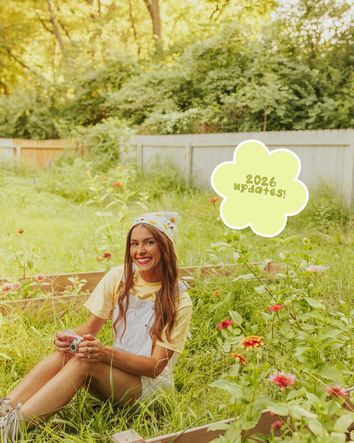 Let&rsquo;s chat about 2026 PHOTOSHOOTS!!! ⭐️

Class of 2026 Seniors: 💗😝🎀
Spring photoshoots are MAGICAL!! Whether you book a solo session, bff pics, or a cap + gown mini (ooooooohhhhhh yes, more deets coming!!!), you can&rsquo;t go wrong with cap