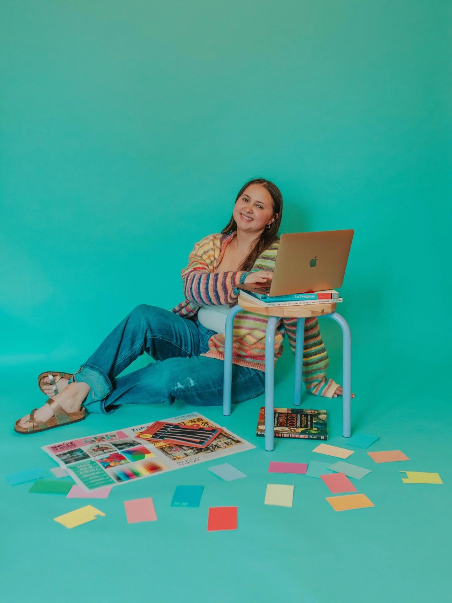 Senior photos with ABBY!!! 🩵🎨🌀⭐️✨

An absolutely perfect session to celebrate Abby and her college graduation as well as prep her for the future with some brand photos!! Abby is an amazing graphic designer and creative so we had some fun taking br