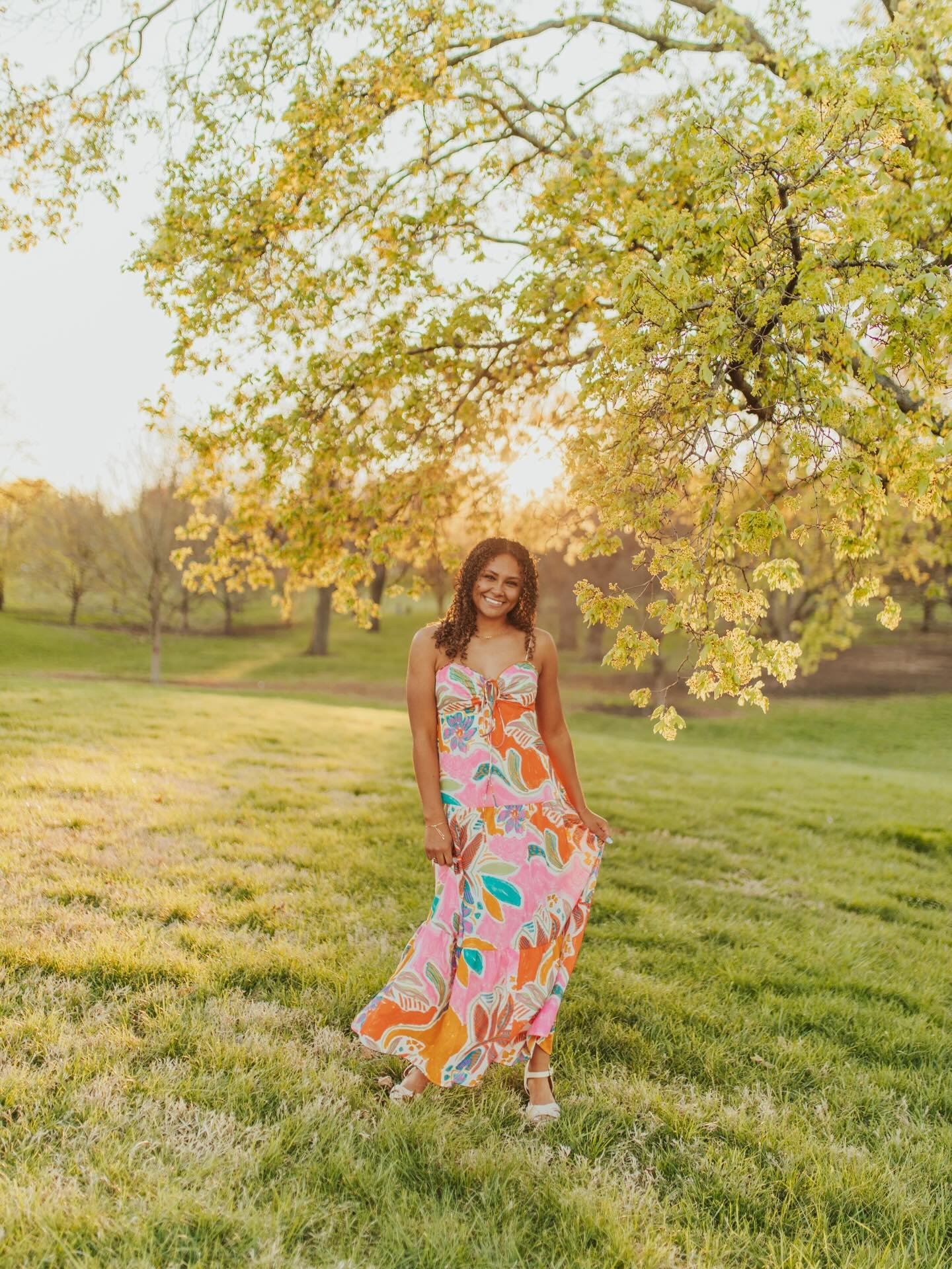 Senior photos with MIA!!! 🌸🩵⚓️⭐️✨

Just the best spring session with this senior!! ⭐️ After a rained-out photoshoot, this beautiful spring night was the best treat!!! We had the best time exploring KC and finding all the pretty light, spring floral