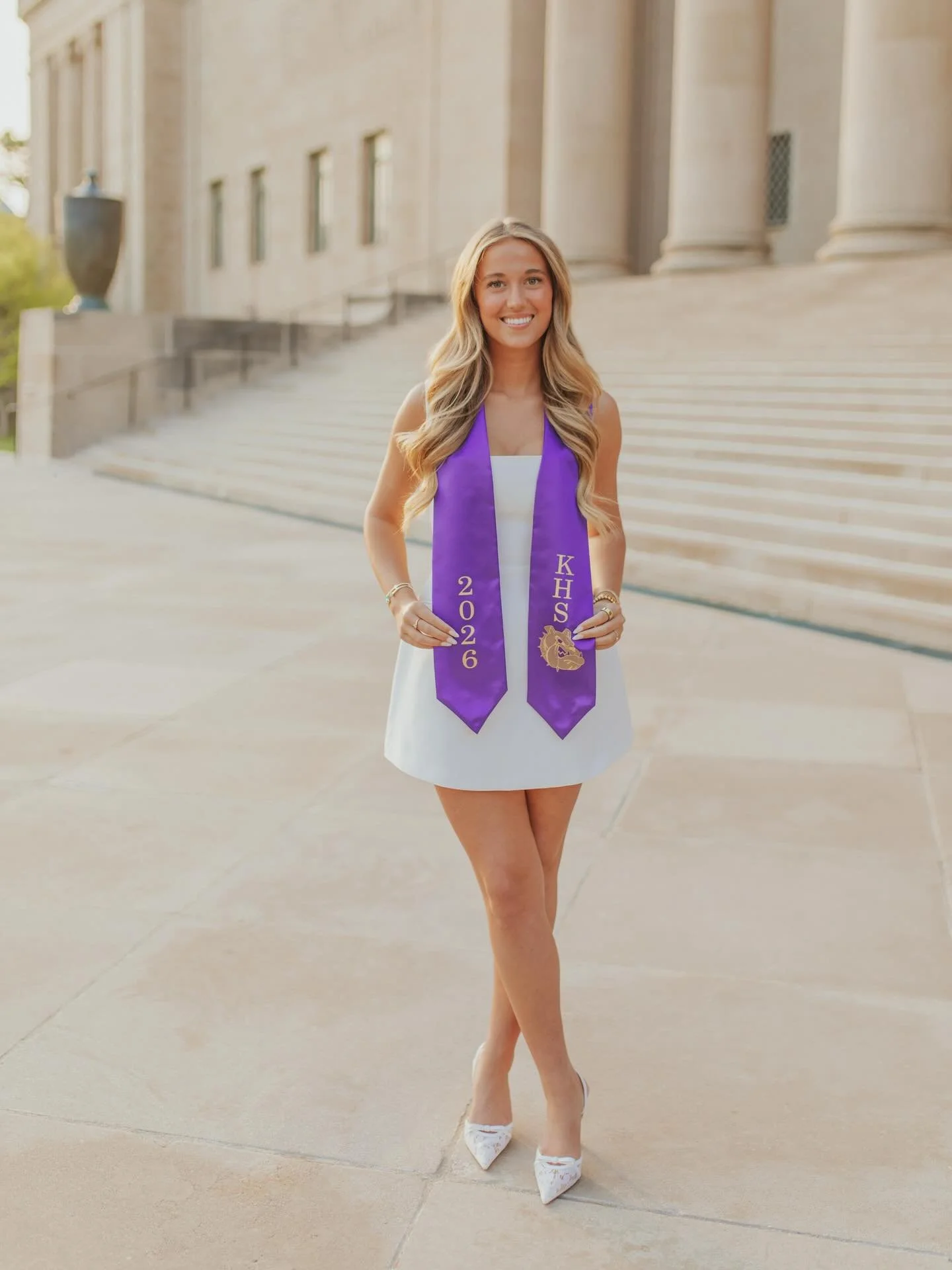 Senior photos with ADDY!!! 🥹🎓💜⭐️✨

Just the best time ever with this girl!!! 💖 I got to create with Addy last summer for her senior session and we got together last night to take some more!! This time, a lil cap + gown, Nelson Atkins moment. Just