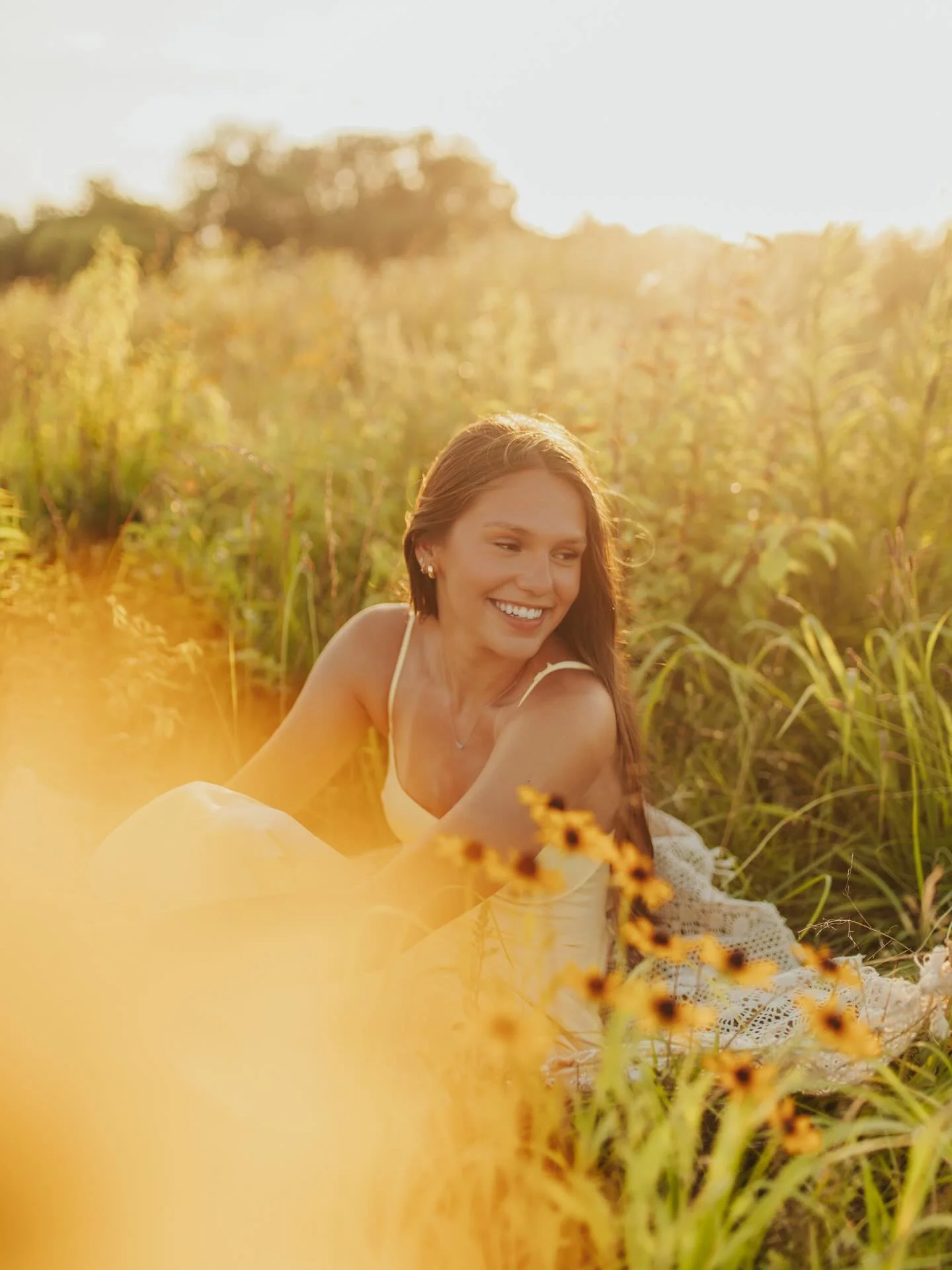 Senior photos with SERENITY!!! 🌼✌️💛⭐️✨

AHH just the best time ever!!! 🤭 We explored all over for senior photos filled with great lighting + flowers!! This girl is a TROOPER for navigating hot temps + cray cray winds!! We also pretty much HIKED fo