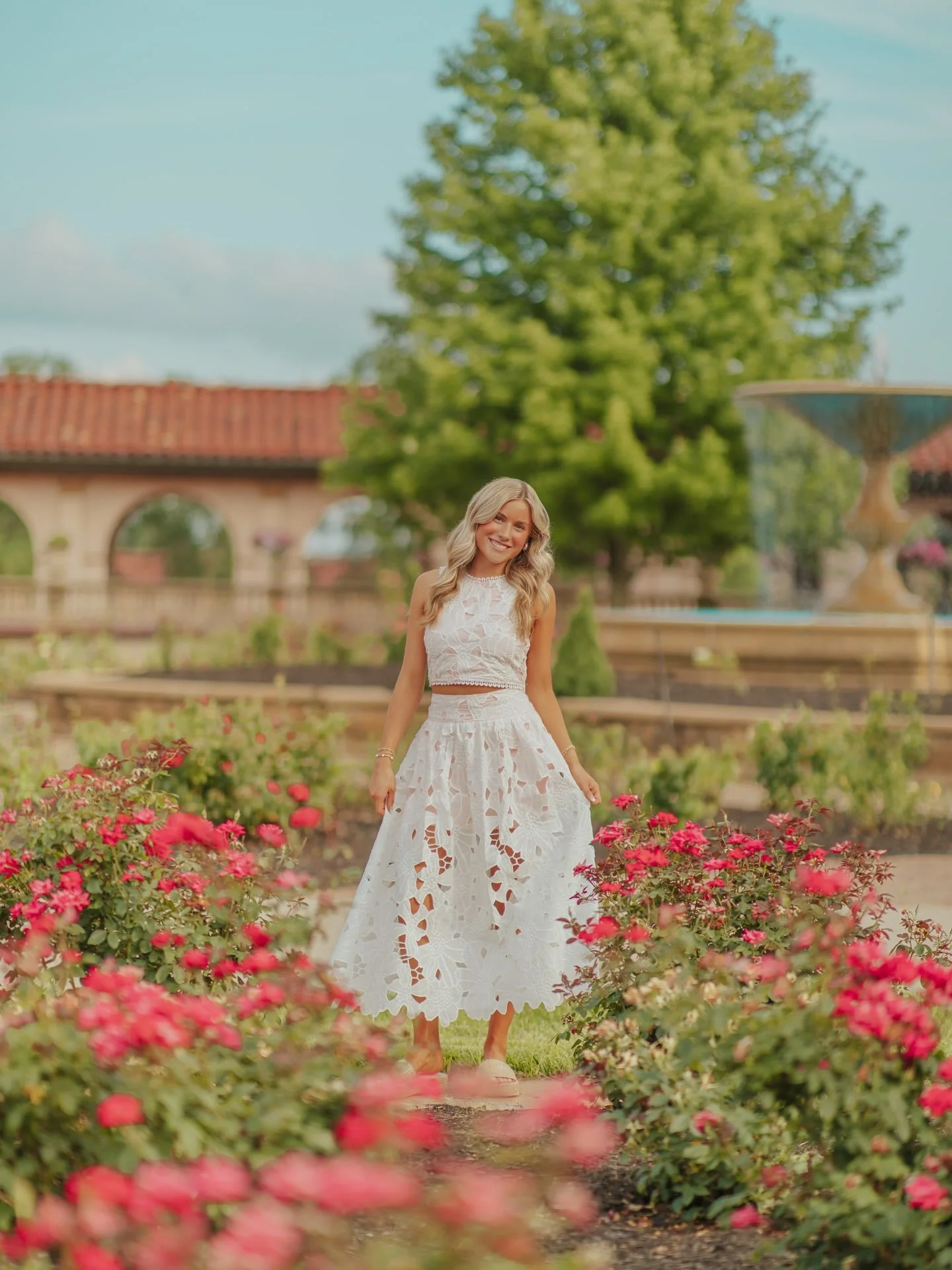 Senior photos with KATIE!!! 🌼🌸🌿🩵⭐️✨

Just the best night ever!!! We had ourselves the most fun senior photos adventure ever!! ☀️ From bright colors, to flowers, to fountains, to fields, to water, to snakes???? 🐍 Katie is the most trusting!! We g