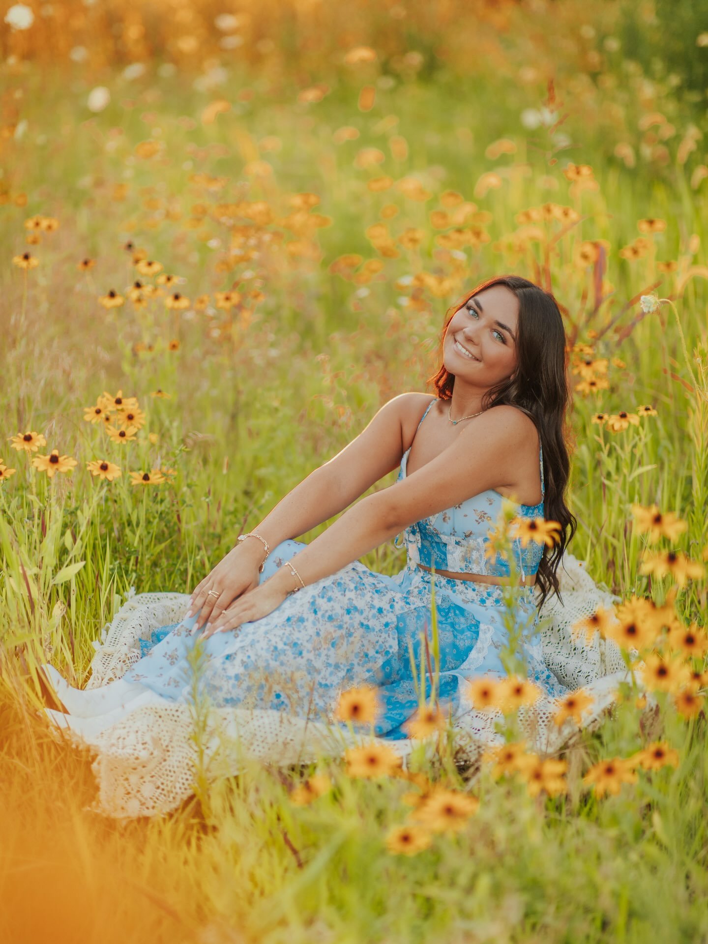 Senior photos with CAITLIN!!! 🦋🌼🩵⭐️🌀✨

BEST. NIGHT. EVER!! Ahh, just a blast with this girl!! 😝 Caitlin&rsquo;s senior session was filled with all the variety!! Her dreams of dreamy, golden-hour wildflower field photos were brought to LIFE last 